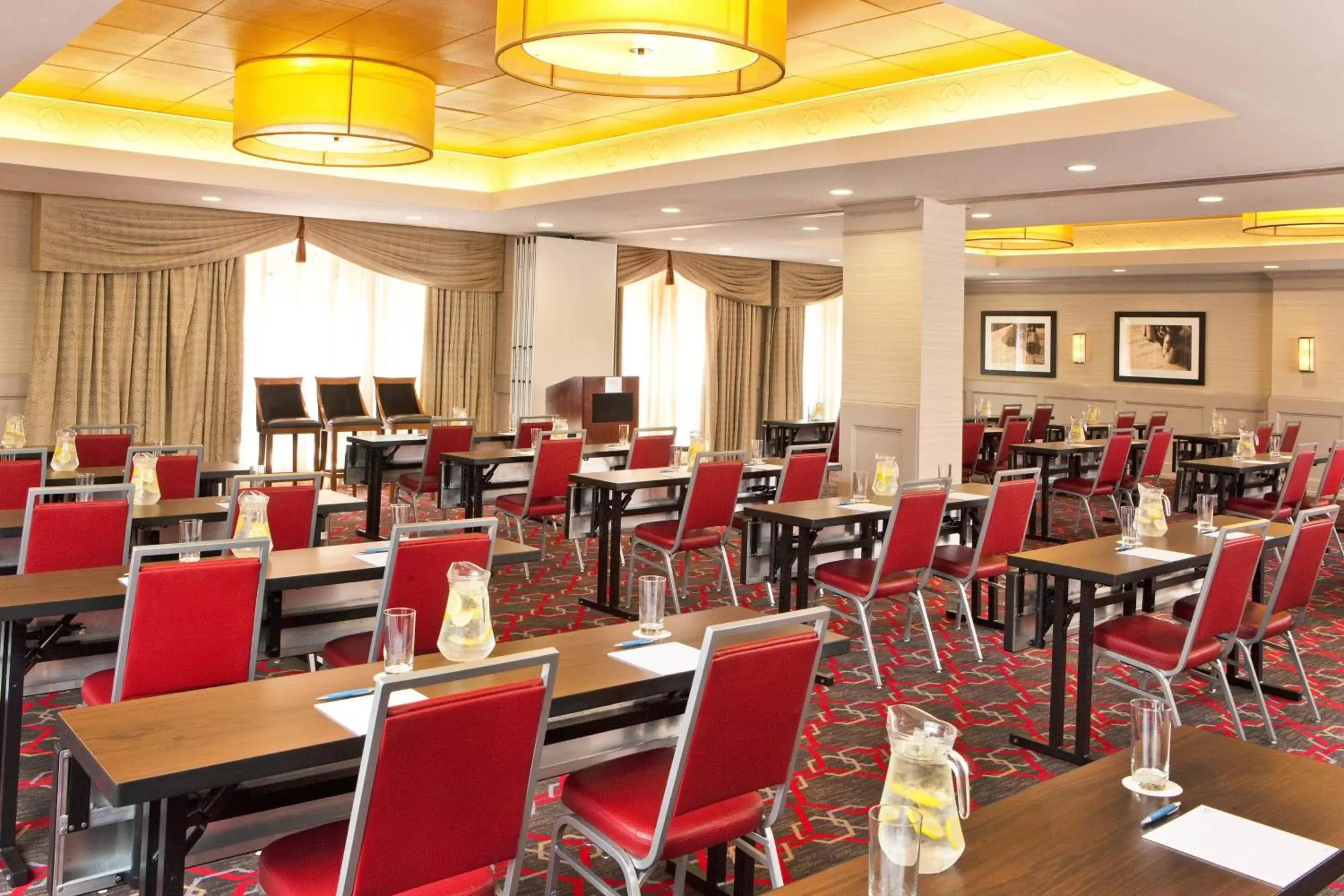 Meeting/conference room, Restaurant/Places to Eat in Four Points by Sheraton French Quarter