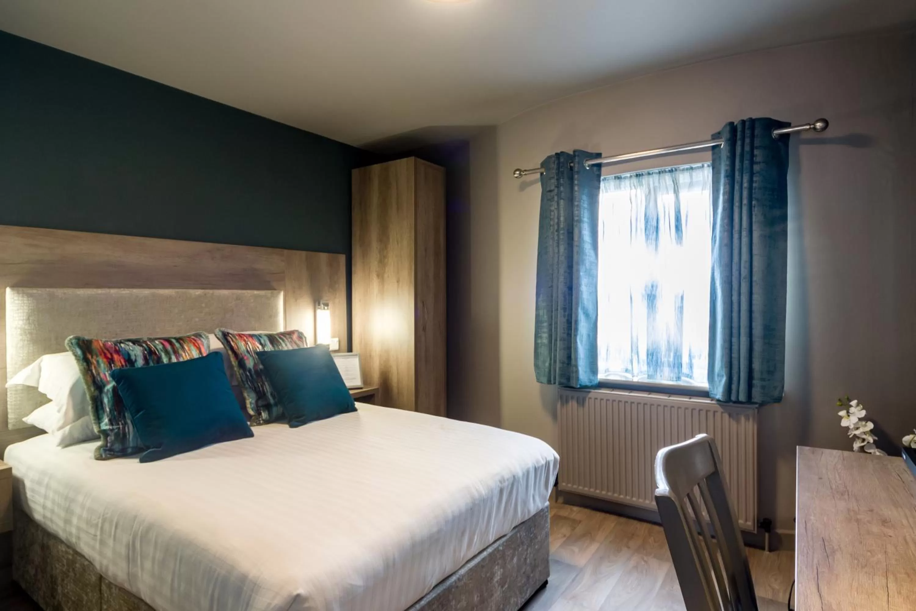 Bedroom, Bed in Hotel No 8