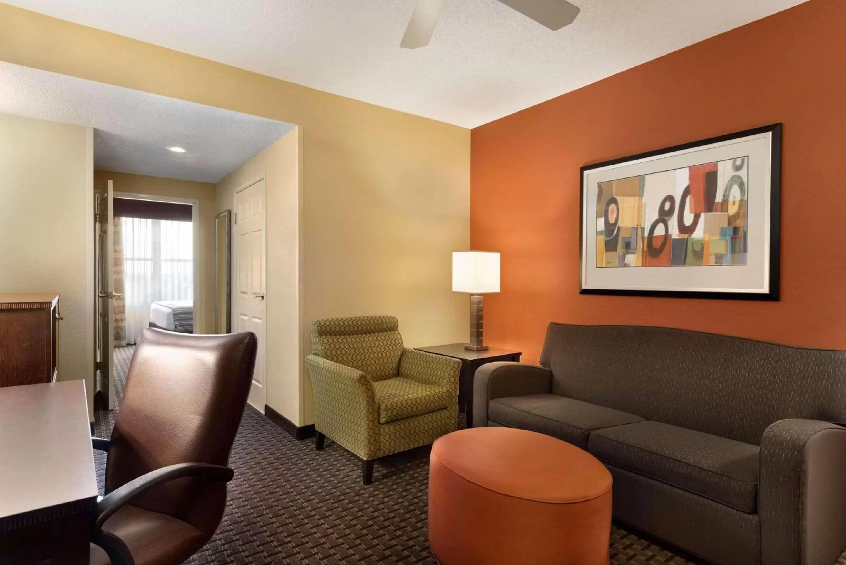 Bedroom, Seating Area in Country Inn & Suites by Radisson, Evansville, IN