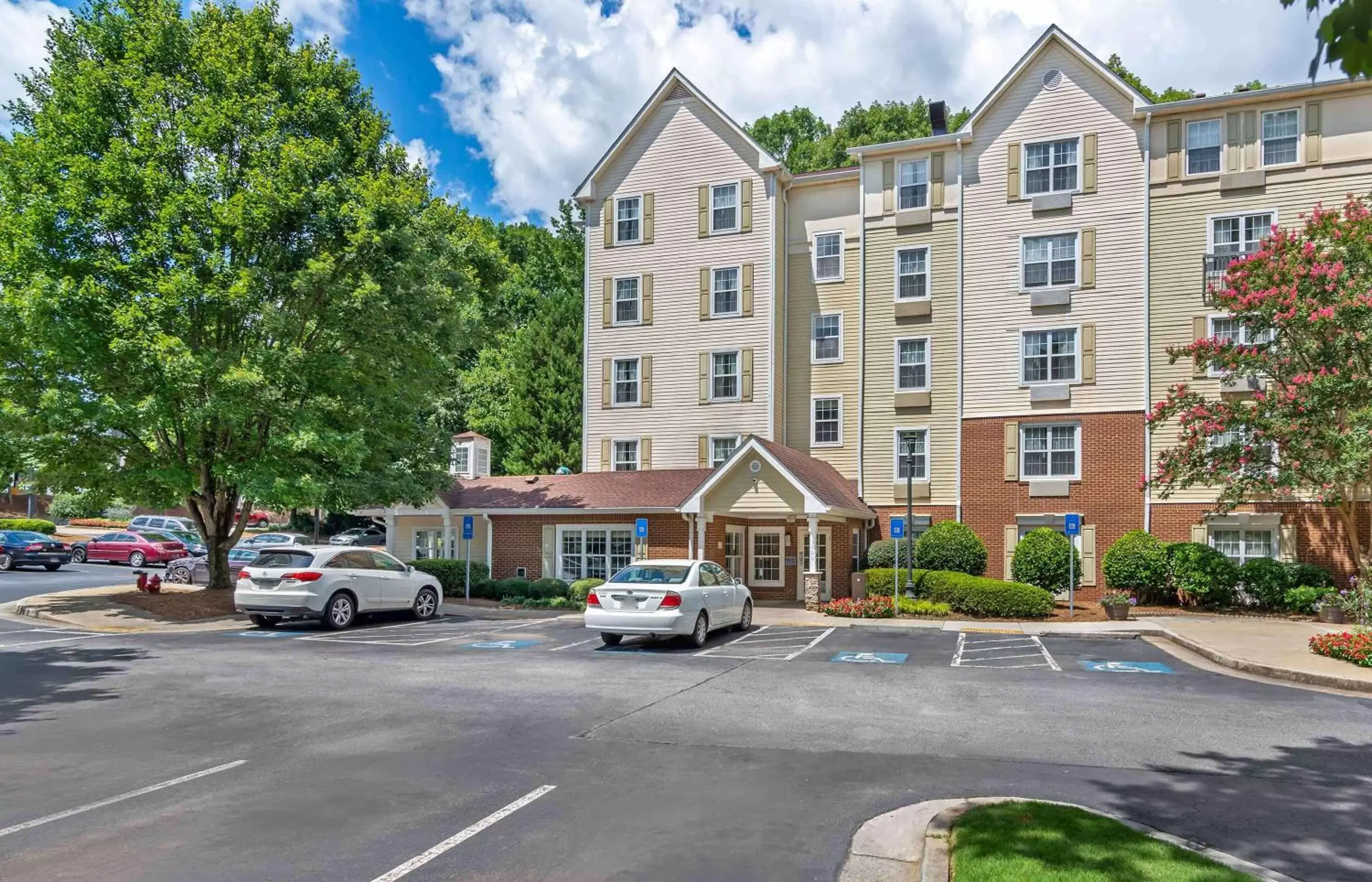 Property Building in Extended Stay America Suites - Atlanta - Northlake