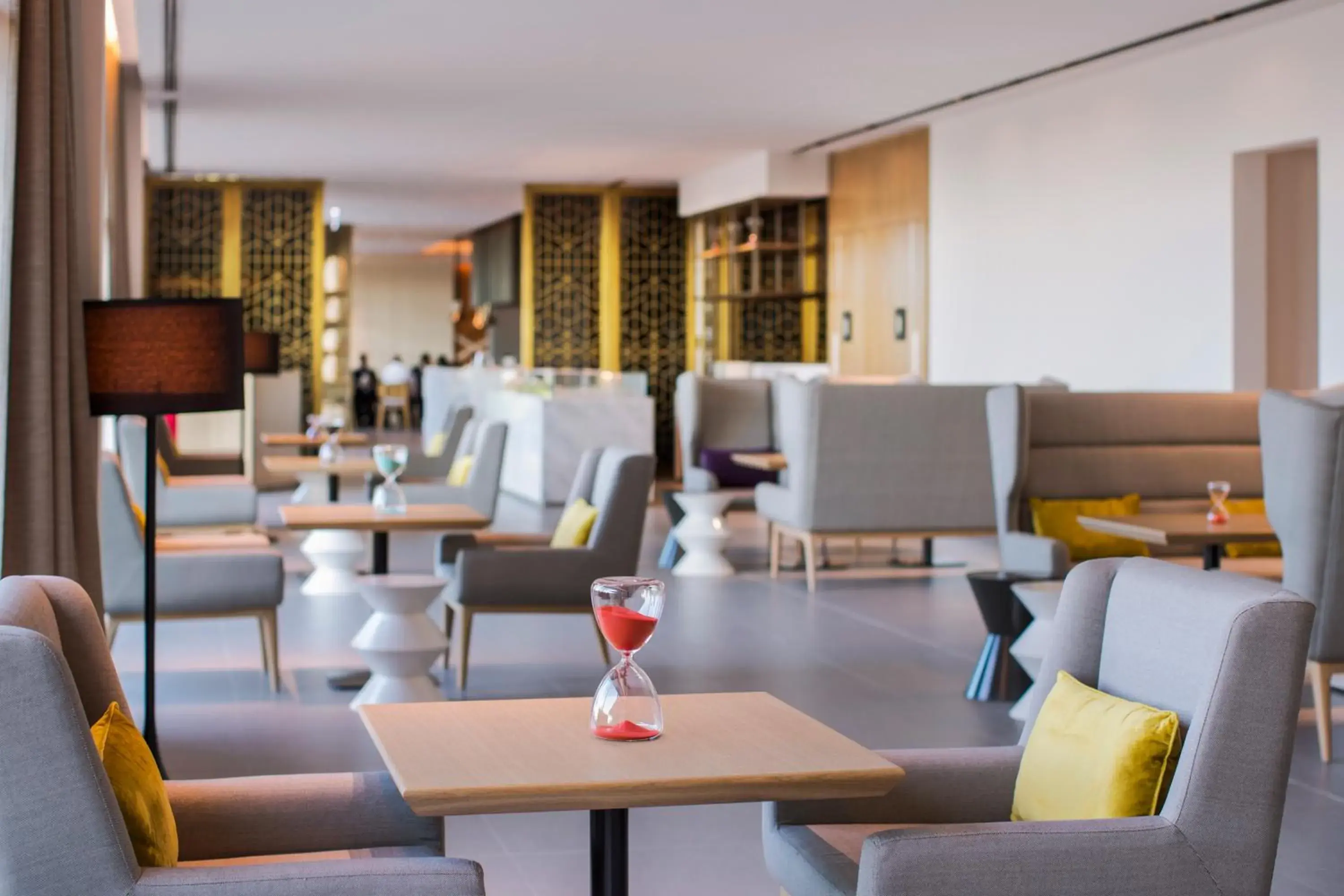 Lounge or bar, Restaurant/Places to Eat in Novotel Muscat Airport
