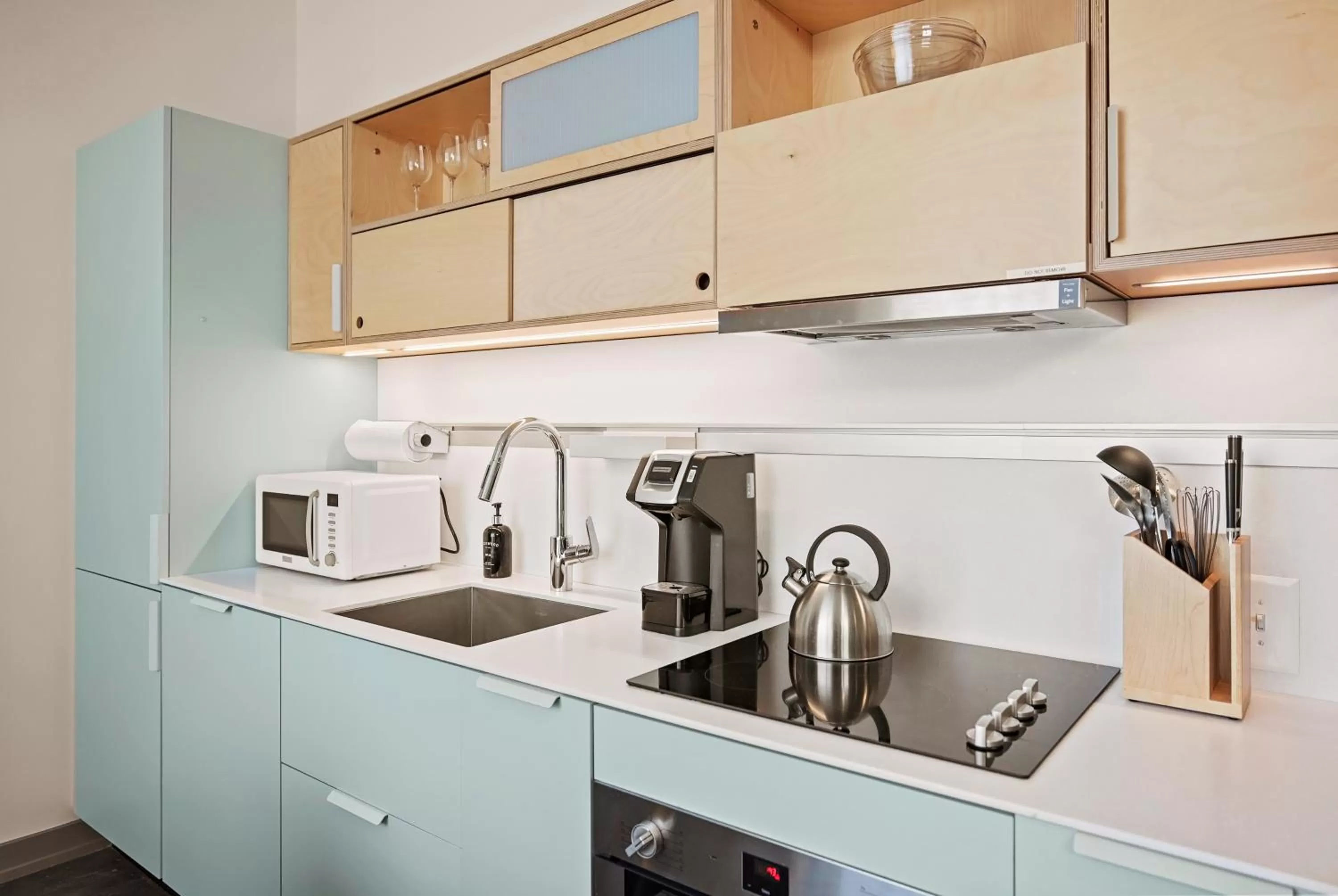 Kitchen or kitchenette in Placemakr Wedgewood-Houston - South Nashville