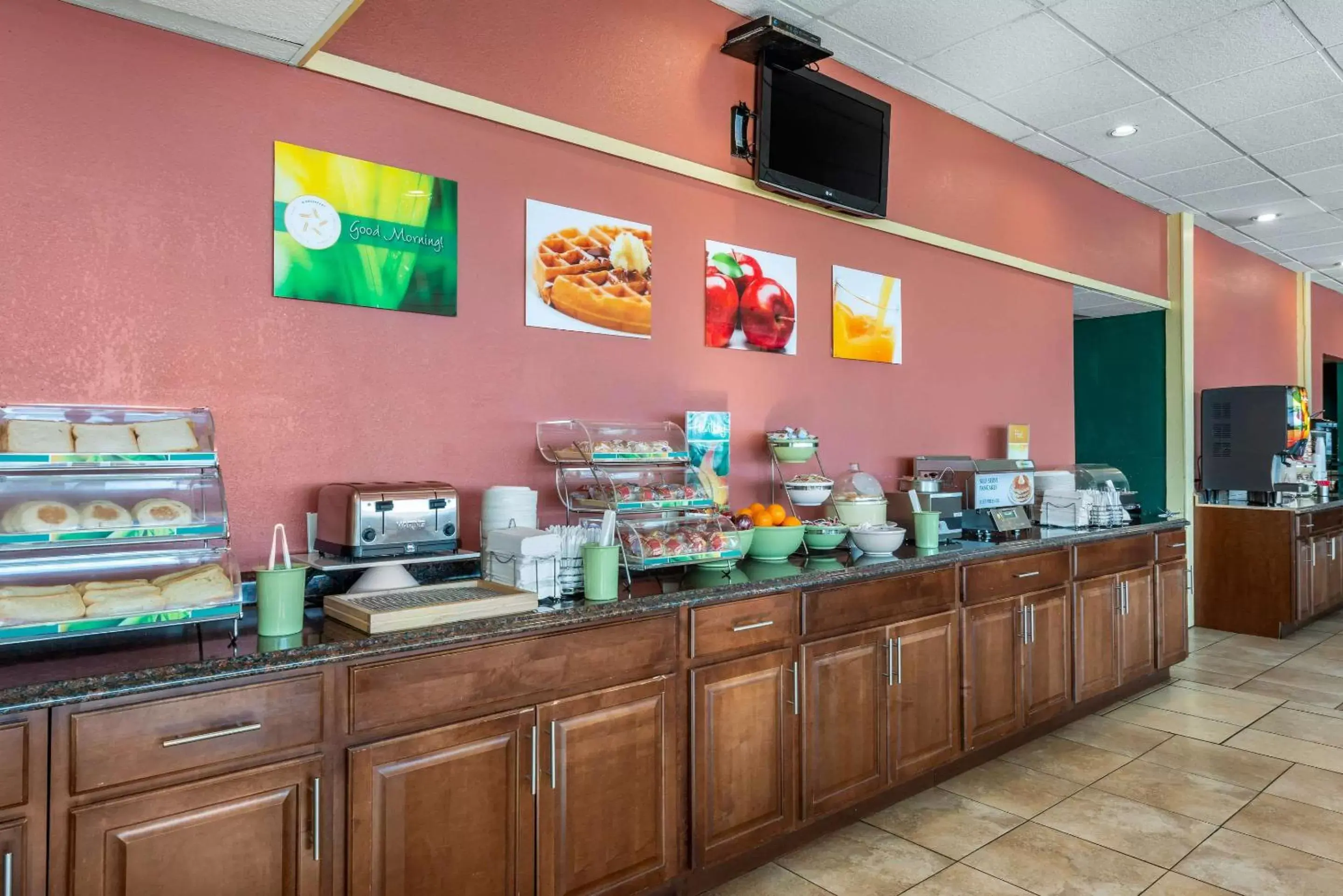 Restaurant/places to eat in Quality Inn and Suites Riverfront