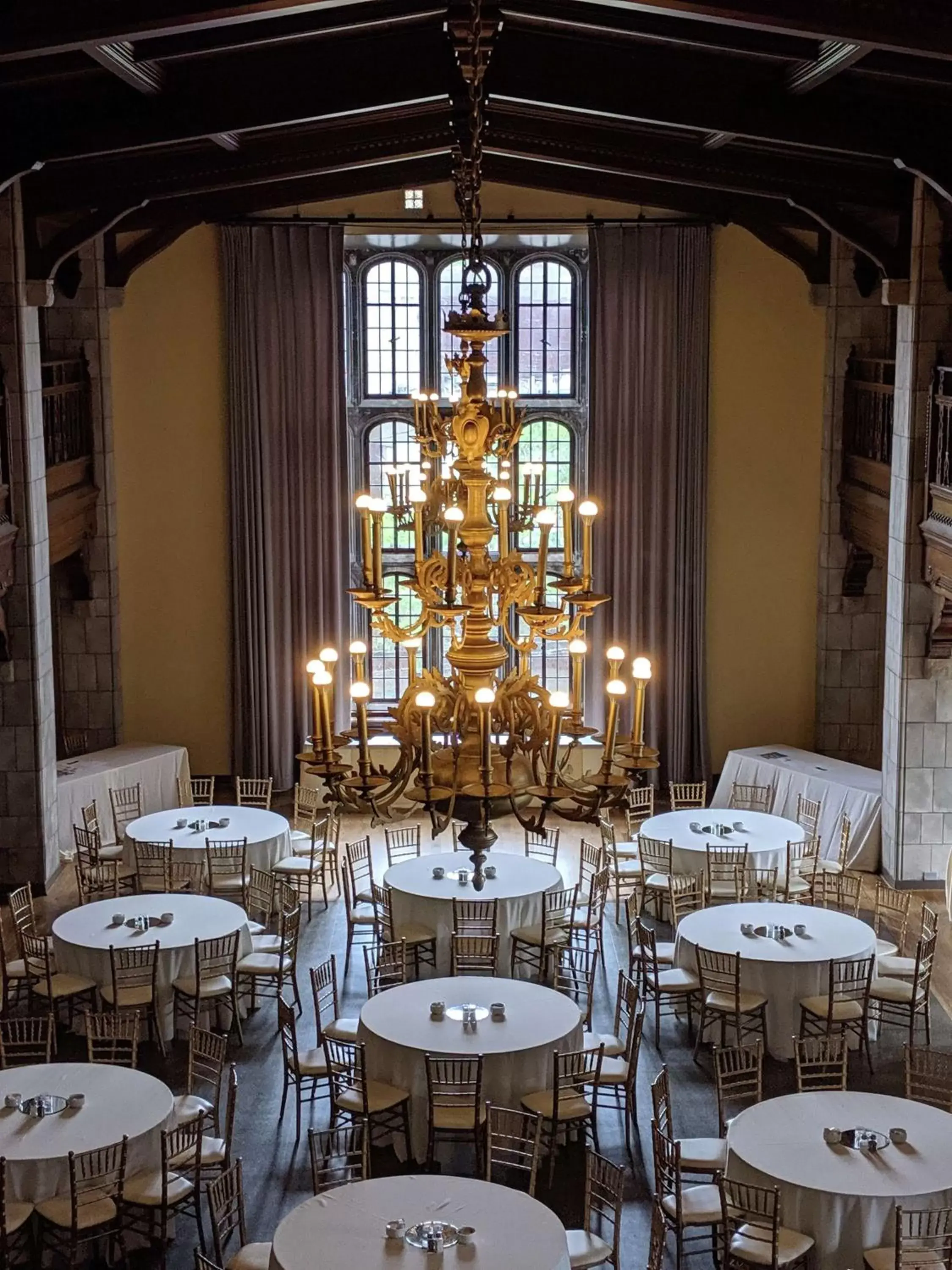 Meeting/conference room, Restaurant/Places to Eat in The Tudor Arms Hotel Cleveland - a DoubleTree by Hilton