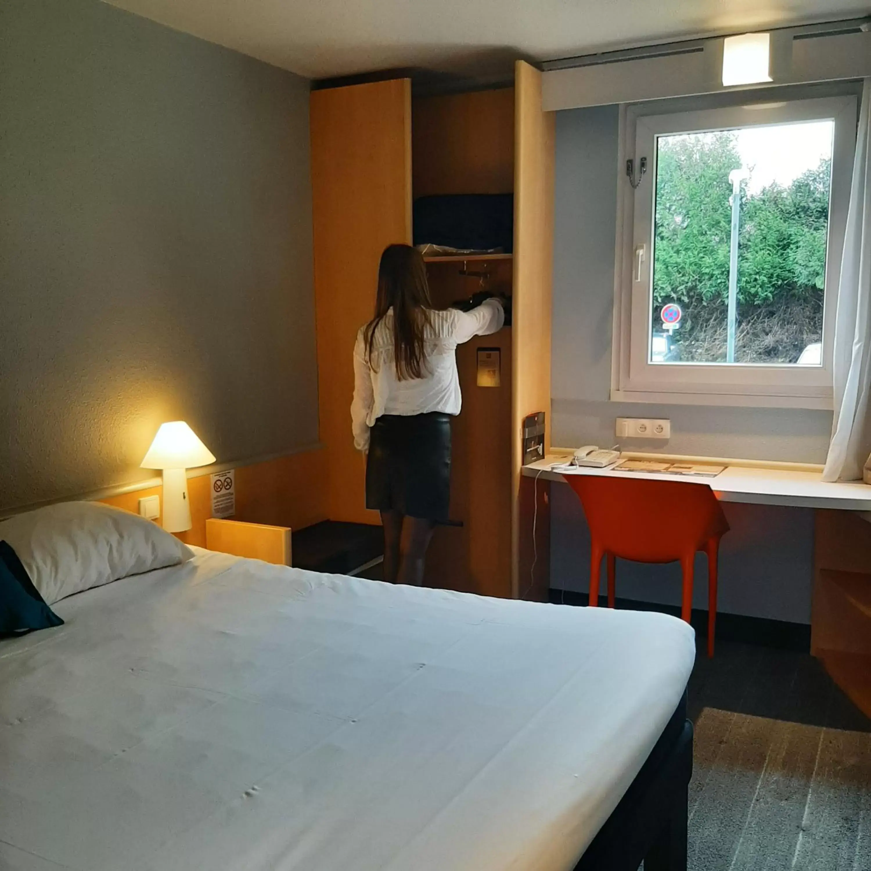 Photo of the whole room in ibis Rennes Cesson