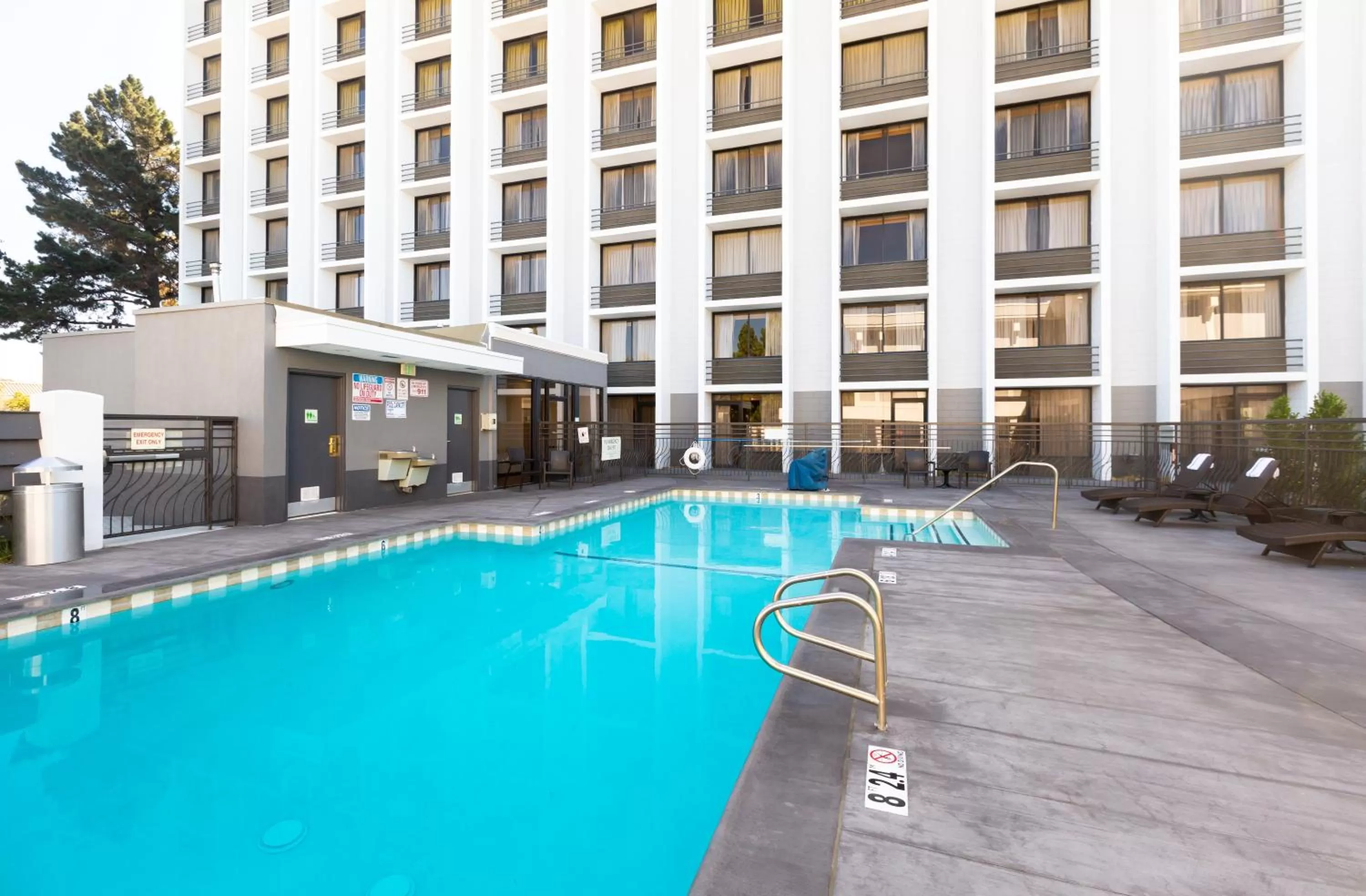 Swimming pool in Holiday Inn San Jose-Silicon Valley by IHG