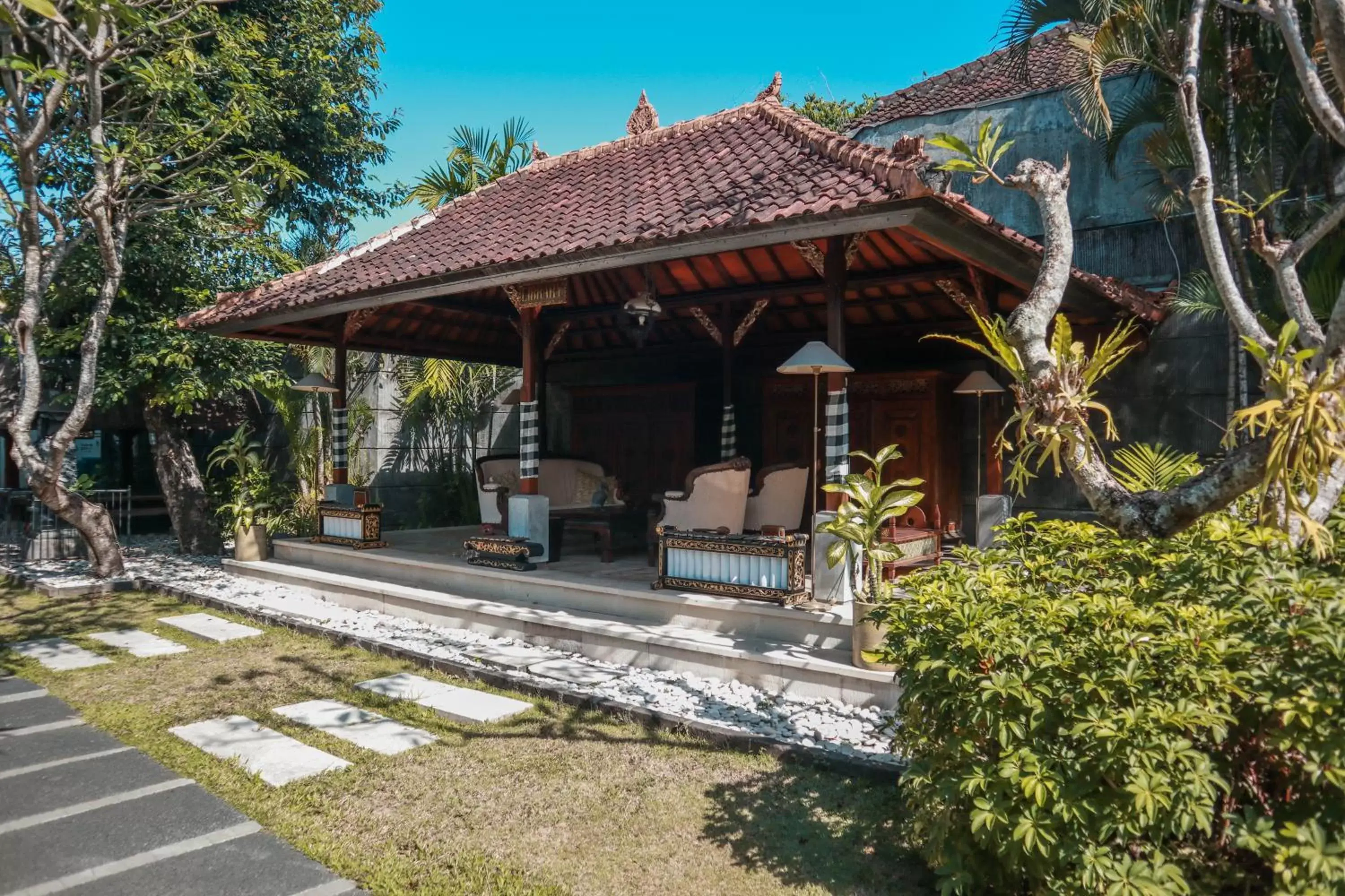 Library in The Cakra Hotel