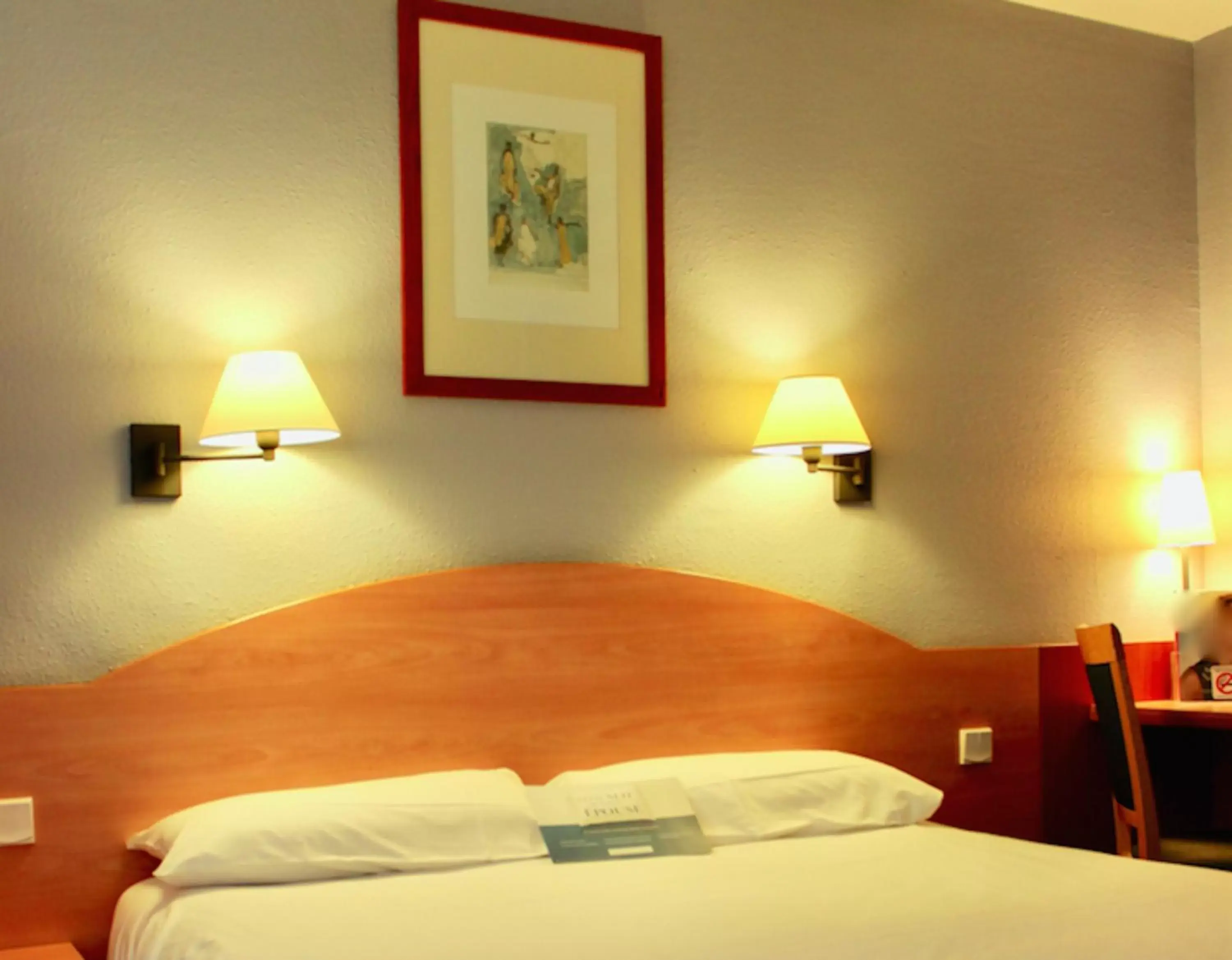 Bedroom, Bed in Kyriad Bourges Sud Bedroom, Bed in Kyriad Bourges Sud