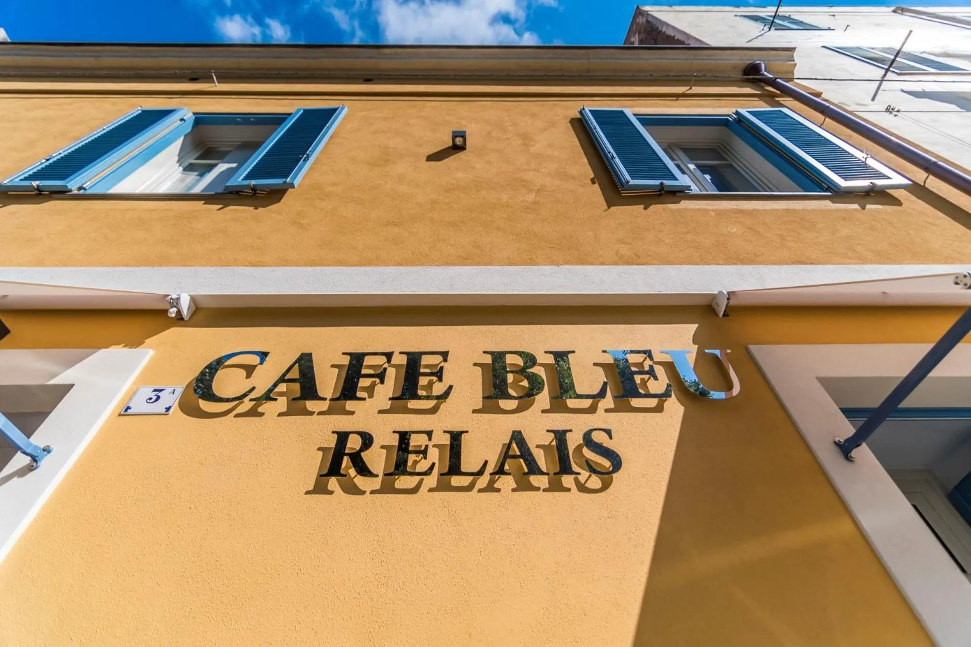 Cafe Bleu Relais