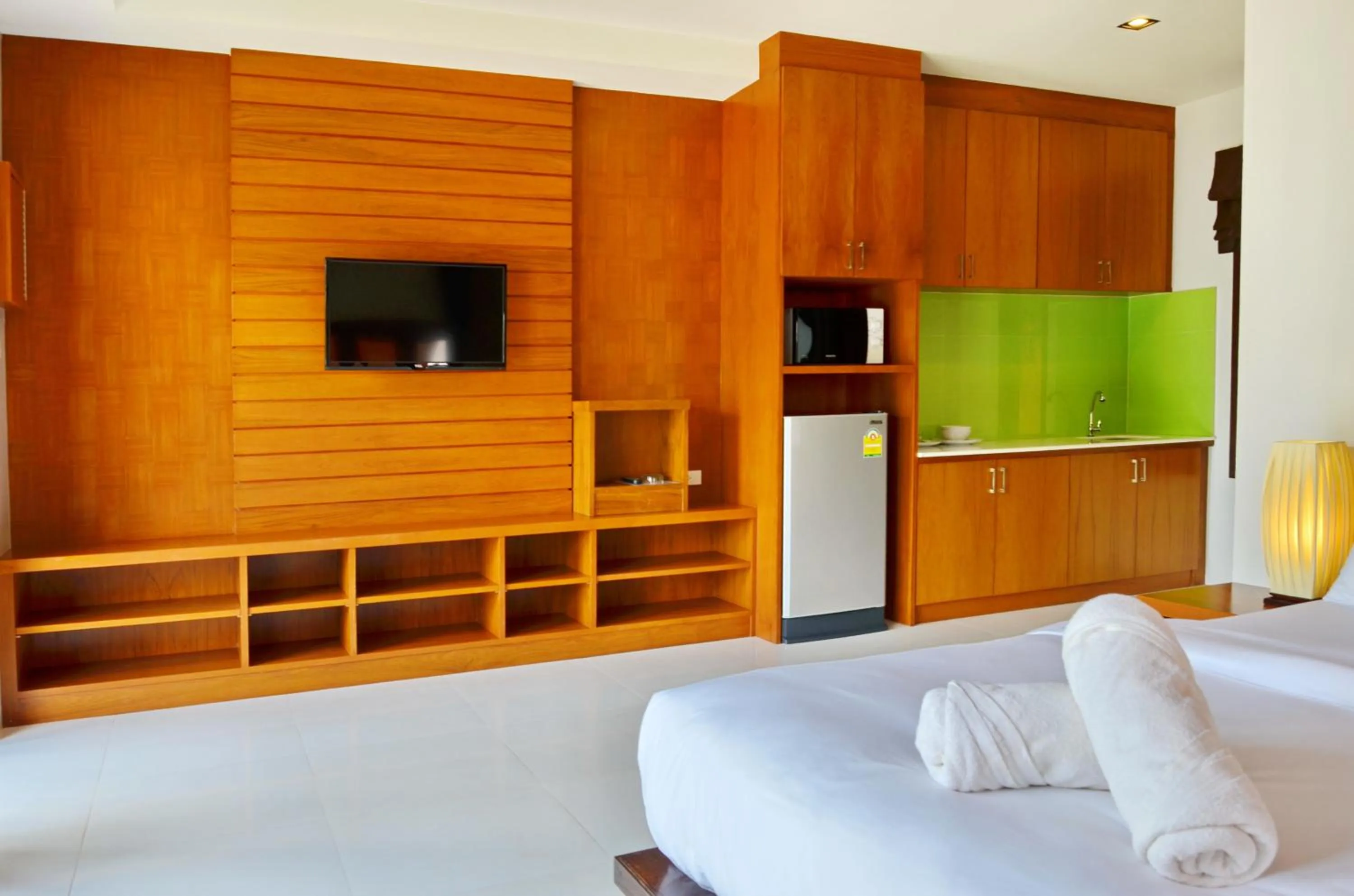 Photo of the whole room, Bed in Lanta Intanin Resort - SHA Extra Plus