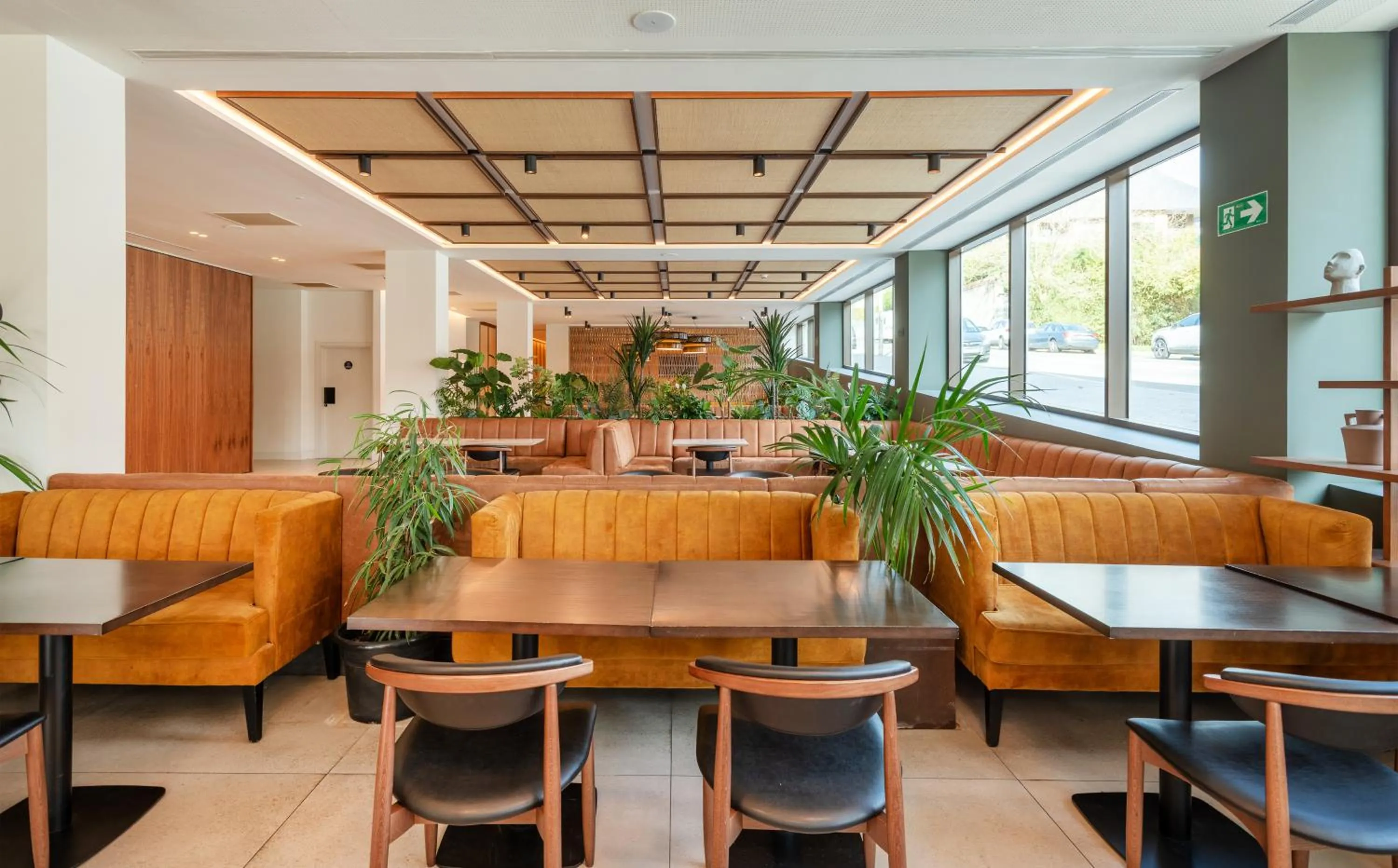 Buffet breakfast, Lounge/Bar in Hotel Bed4U San Sebasti