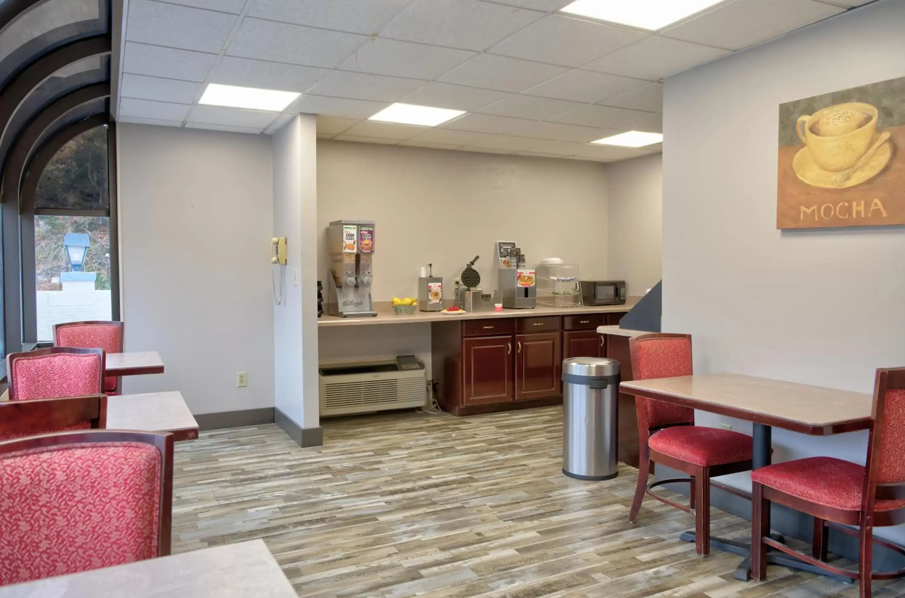 Restaurant/places to eat in Days Inn by Wyndham Harriman Restaurant/places to eat in Days Inn by Wyndham Harriman