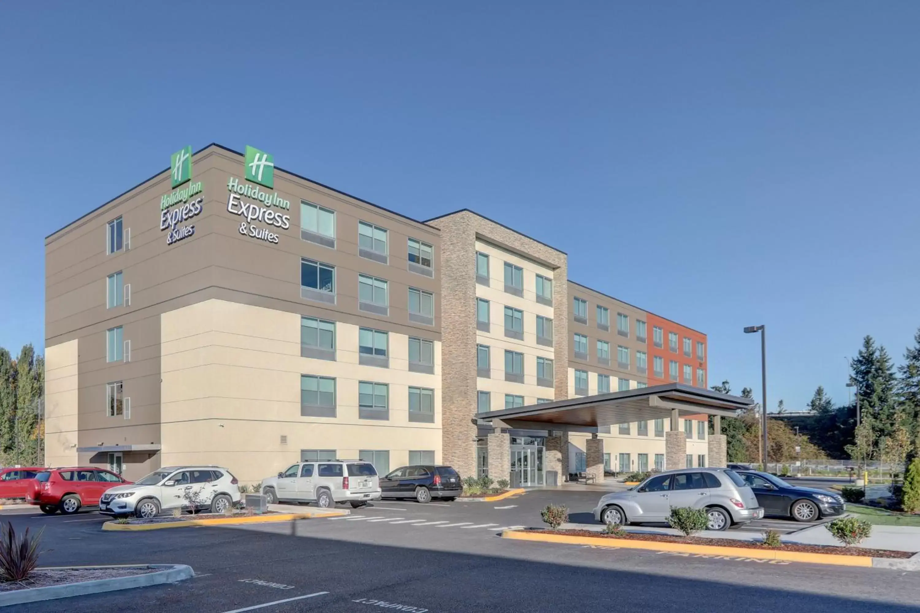 Property building in Holiday Inn Express & Suites - Auburn Downtown, an IHG Hotel