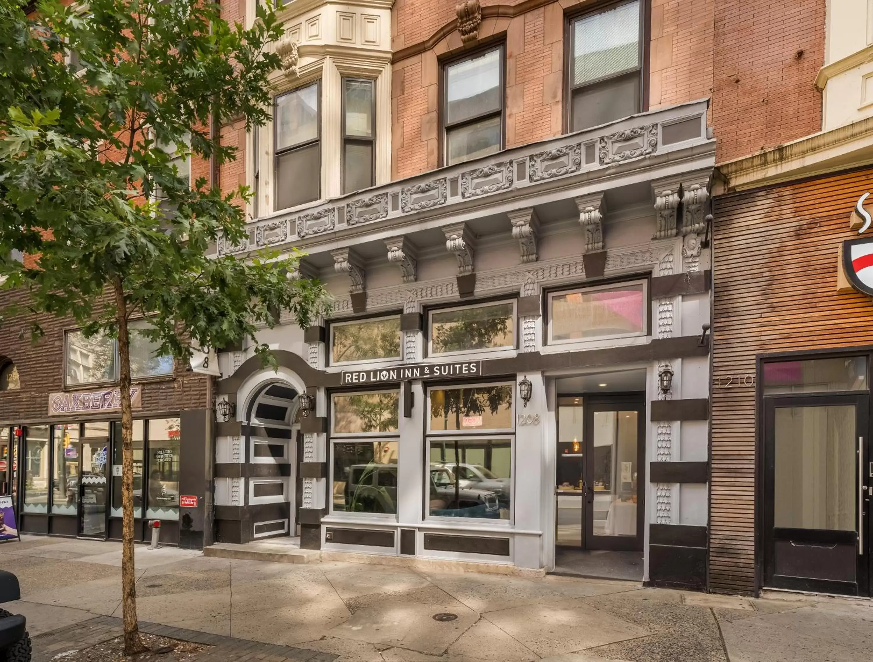 Facade/entrance, Property Building in Red Lion Inn & Suites Philadelphia