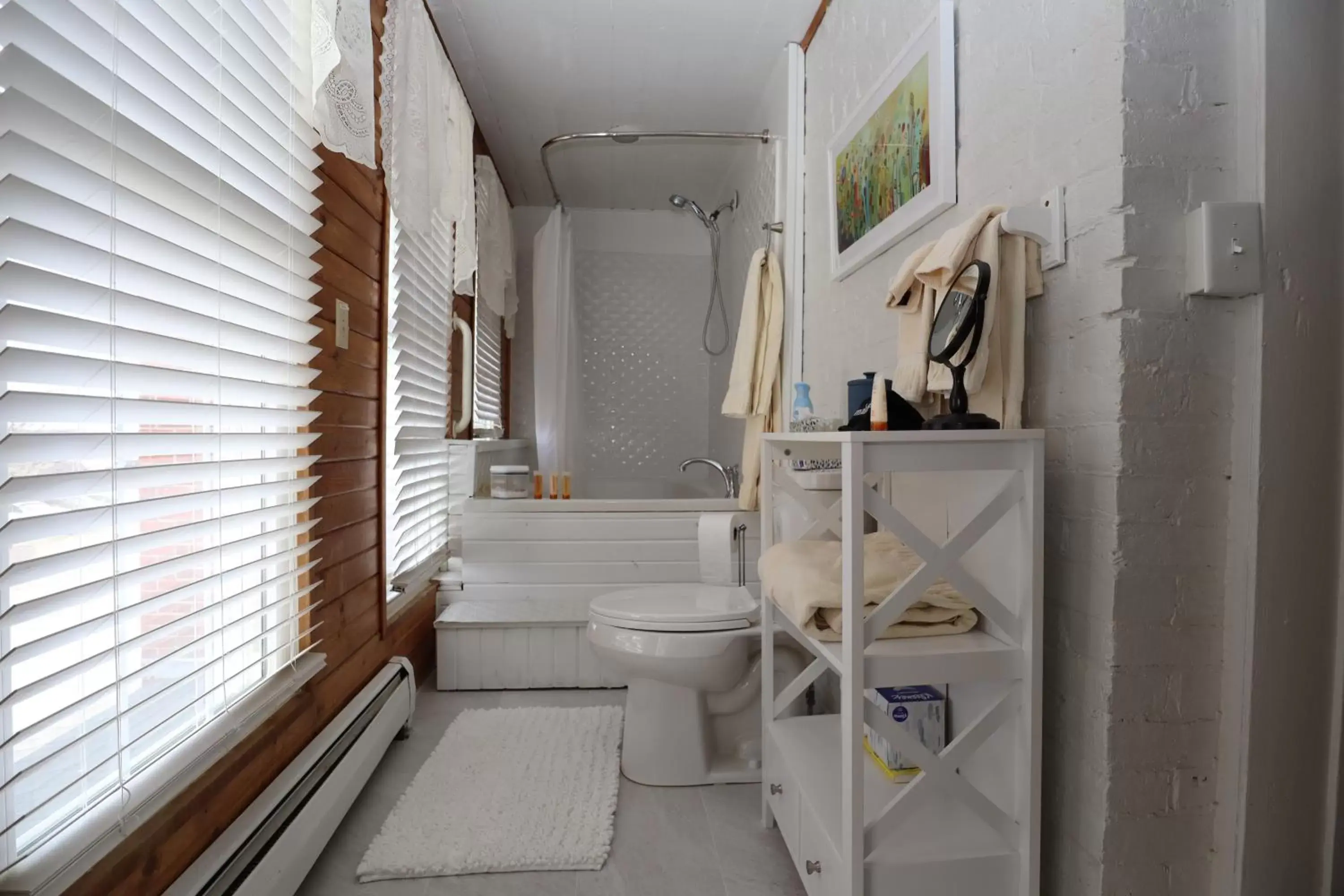 Bathroom in Cloran Mansion Bed & Breakfast