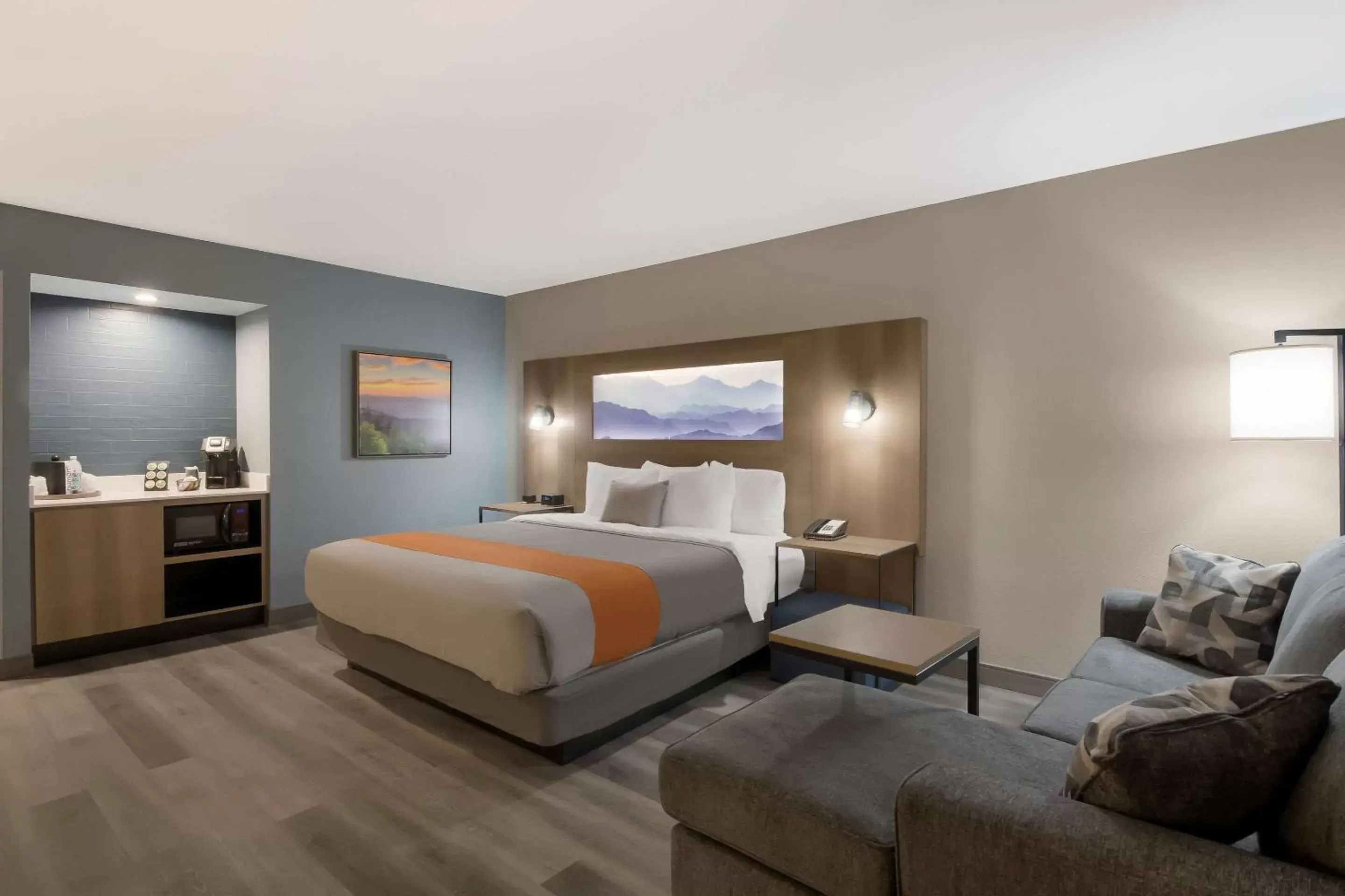 Bedroom in Graystone Lodge, Ascend Hotel Collection