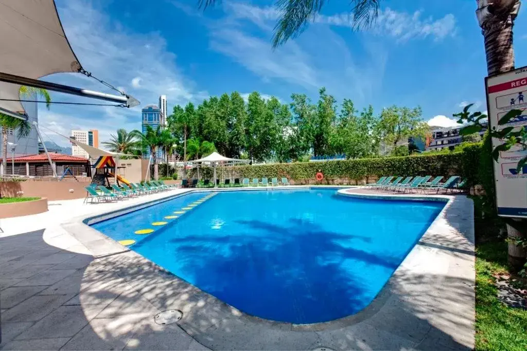 Swimming Pool in Novotel Monterrey Valle