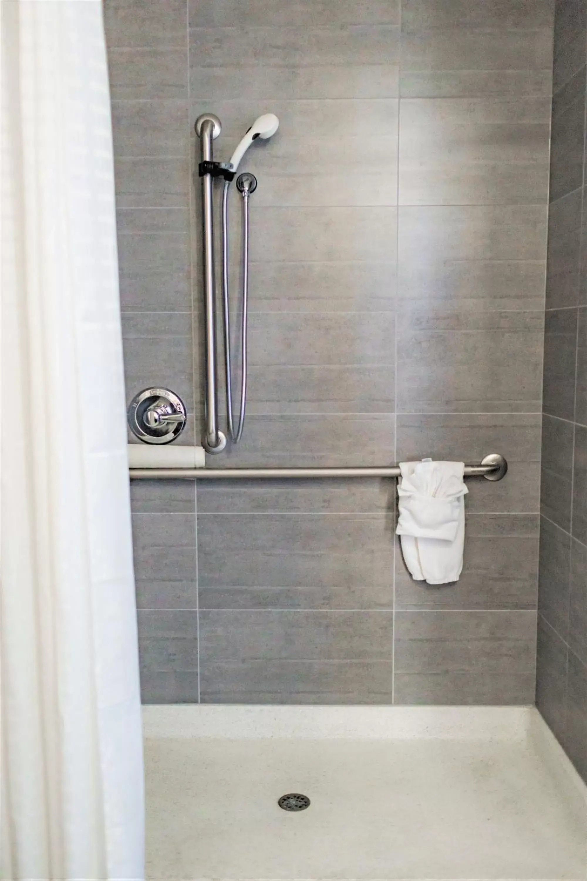 Shower, Bathroom in Park Inn by Radisson Leduc AB