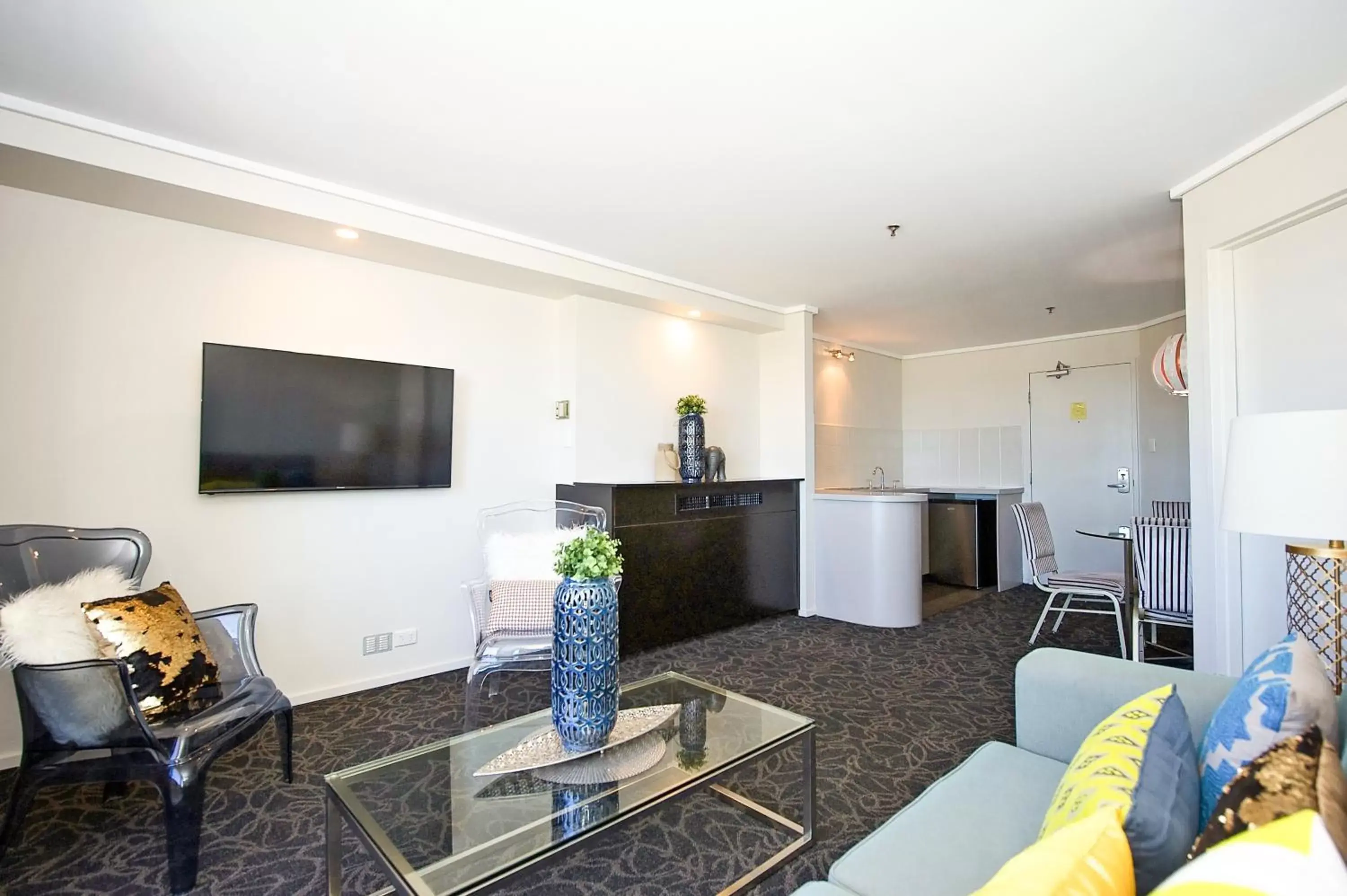 Coffee/tea facilities, Seating Area in Best Western Plus Hotel Lord Forrest