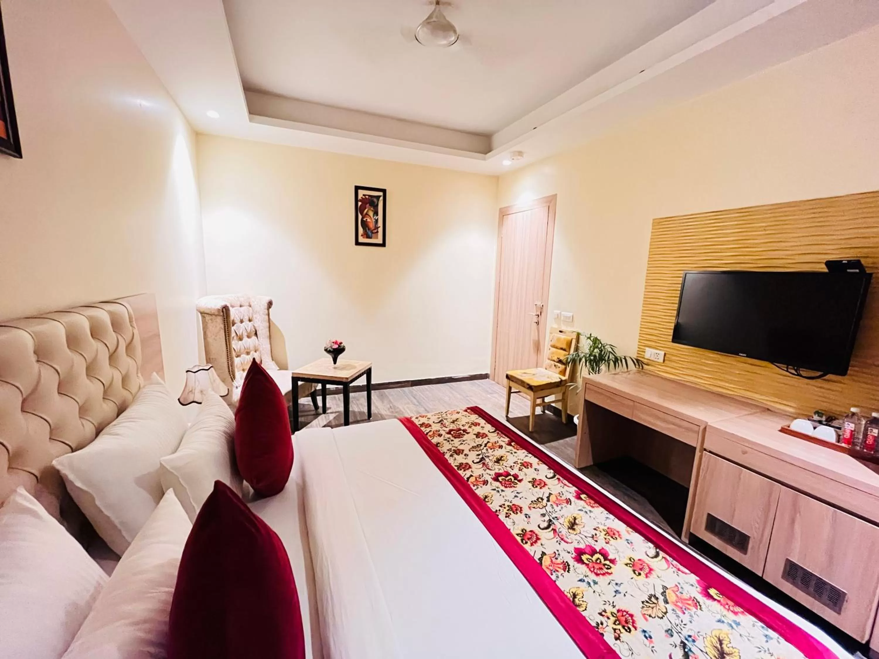 Bed in Hotel Banz near Delhi Airport