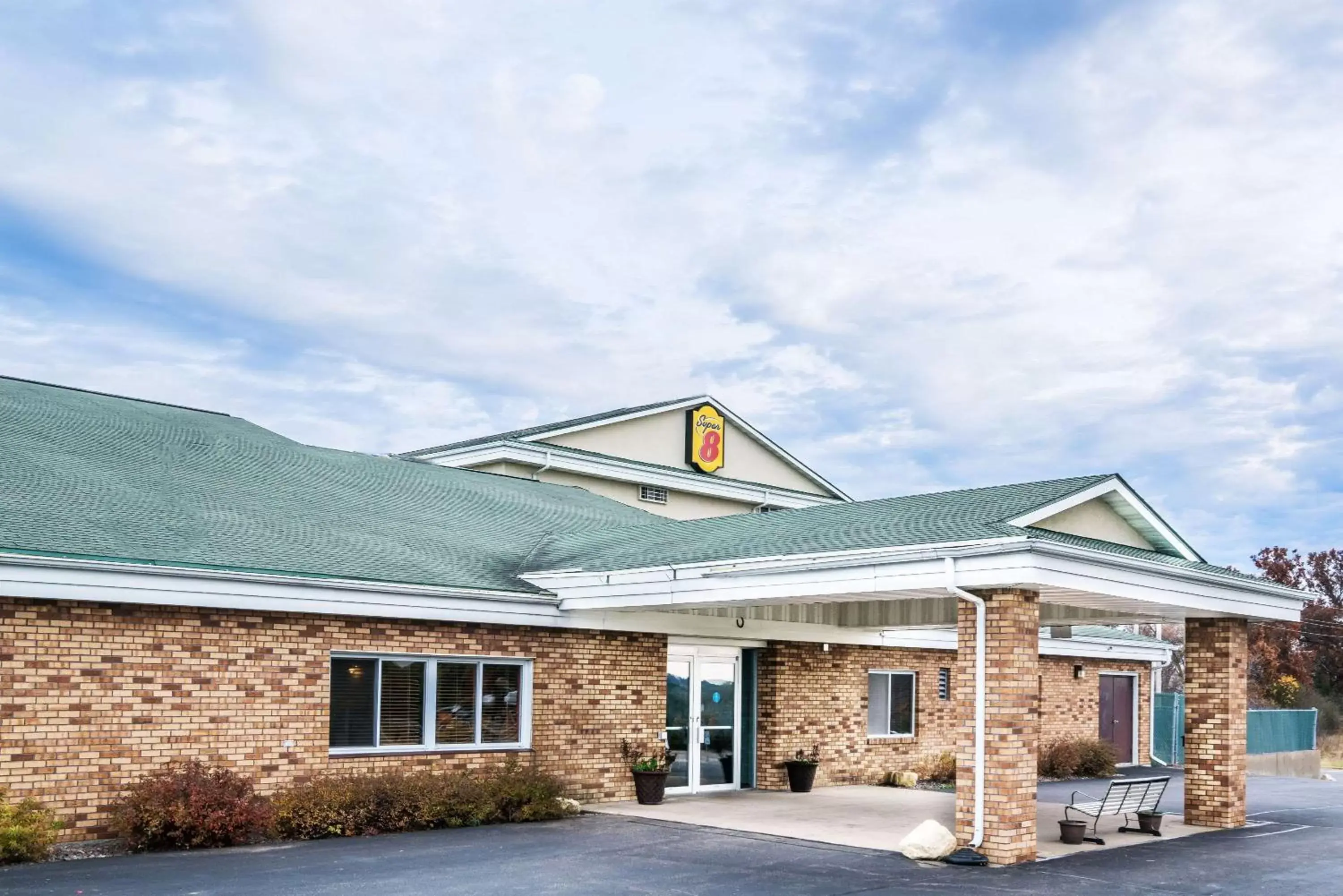 Property Building in Super 8 by Wyndham Osseo WI