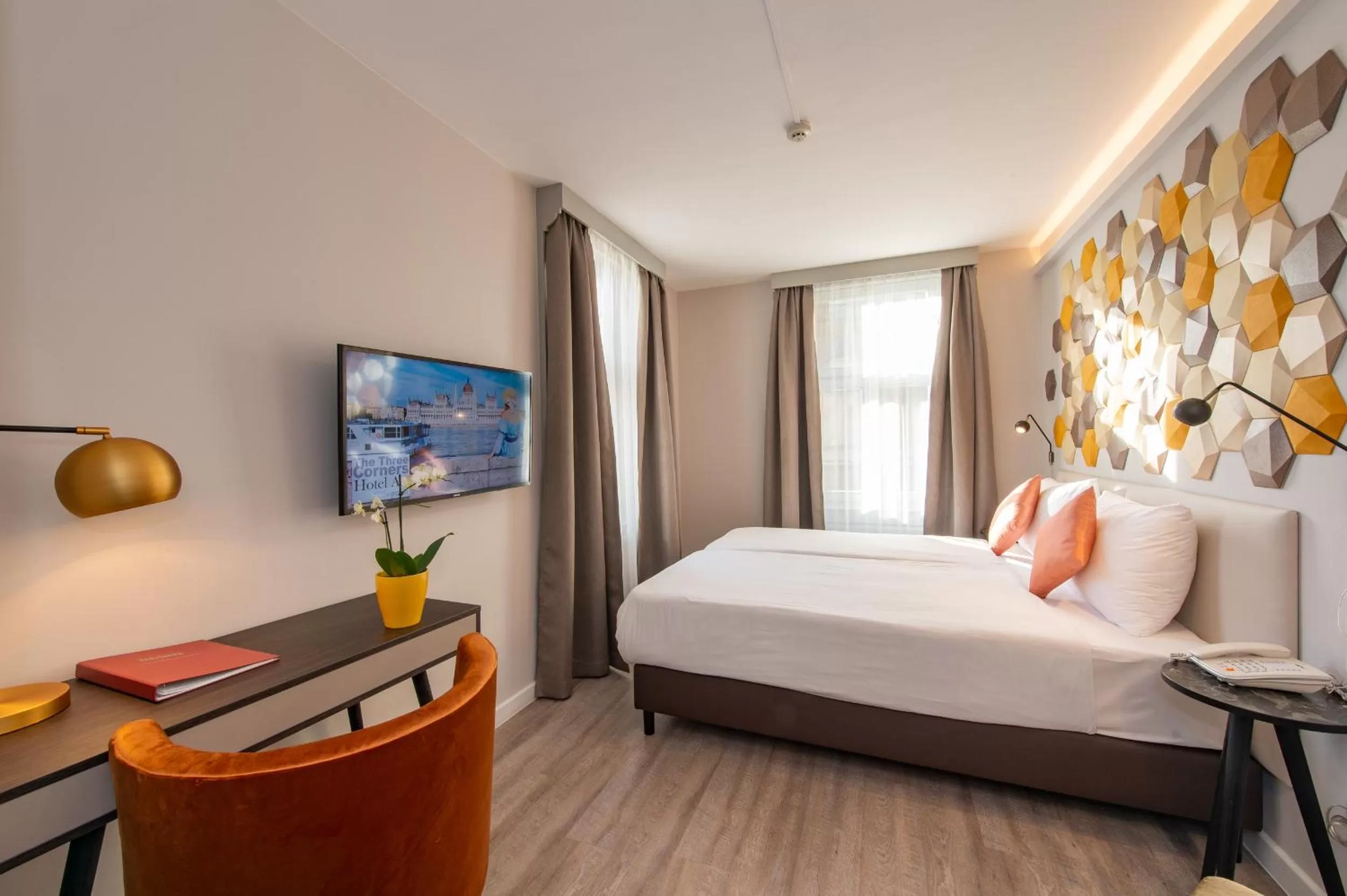 Bed in Three Corners Hotel Art