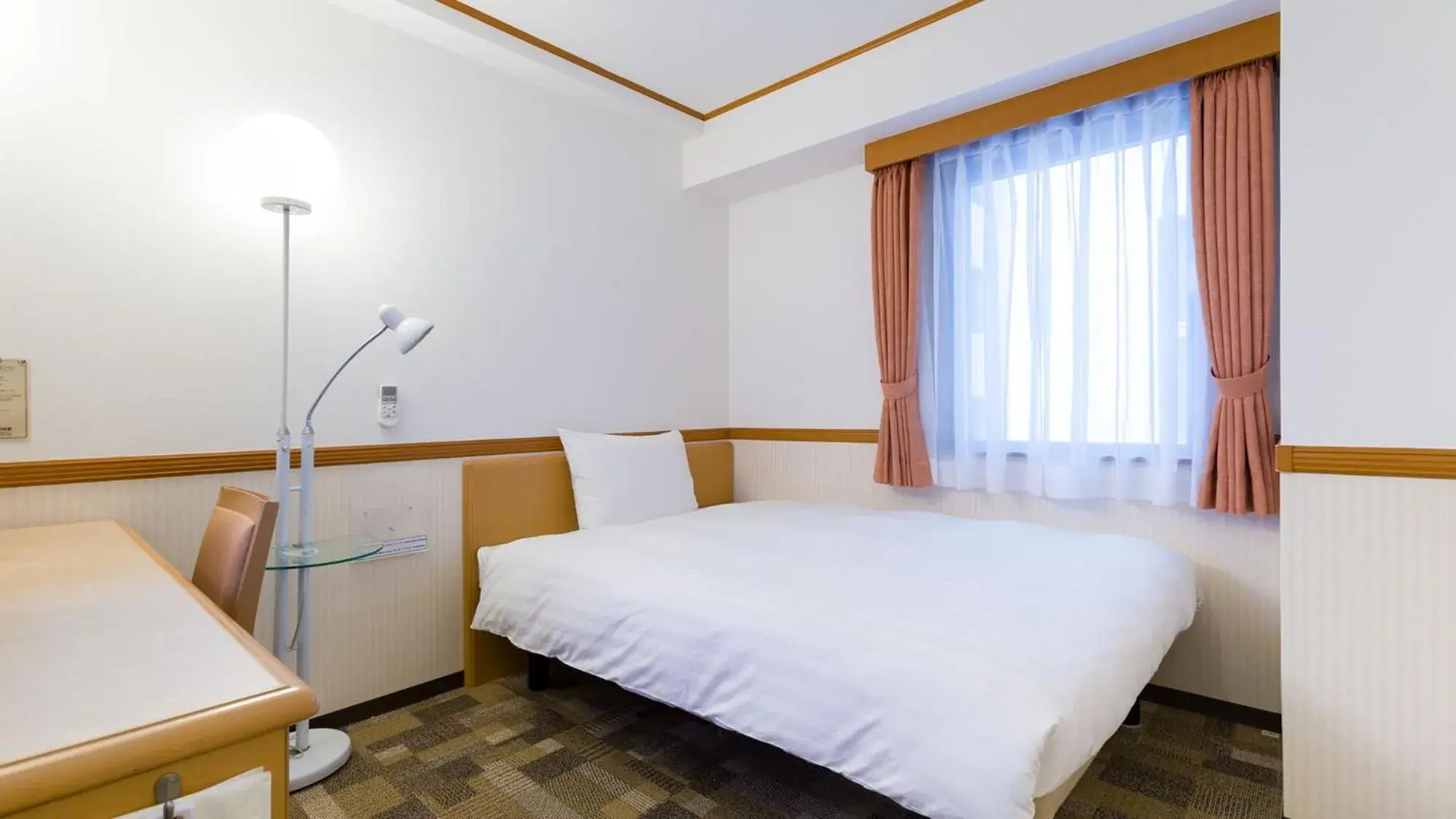 Bedroom, Bed in Toyoko Inn Oita Ekimae Bedroom, Bed in Toyoko Inn Oita Ekimae