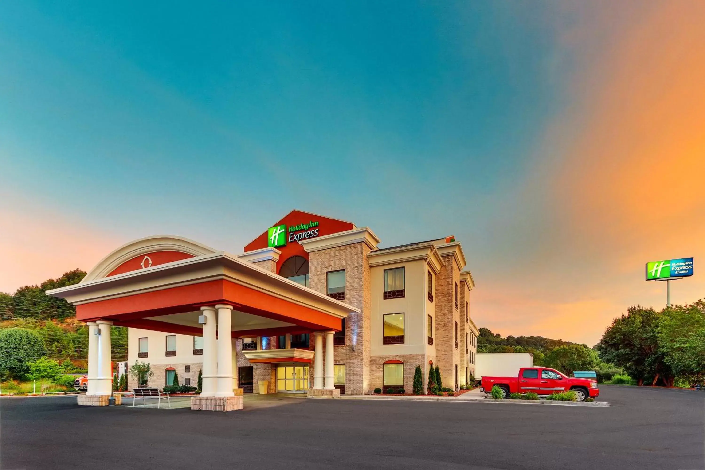 Property building in Holiday Inn Express Hotel & Suites Corbin by IHG Property building in Holiday Inn Express Hotel & Suites Corbin by IHG