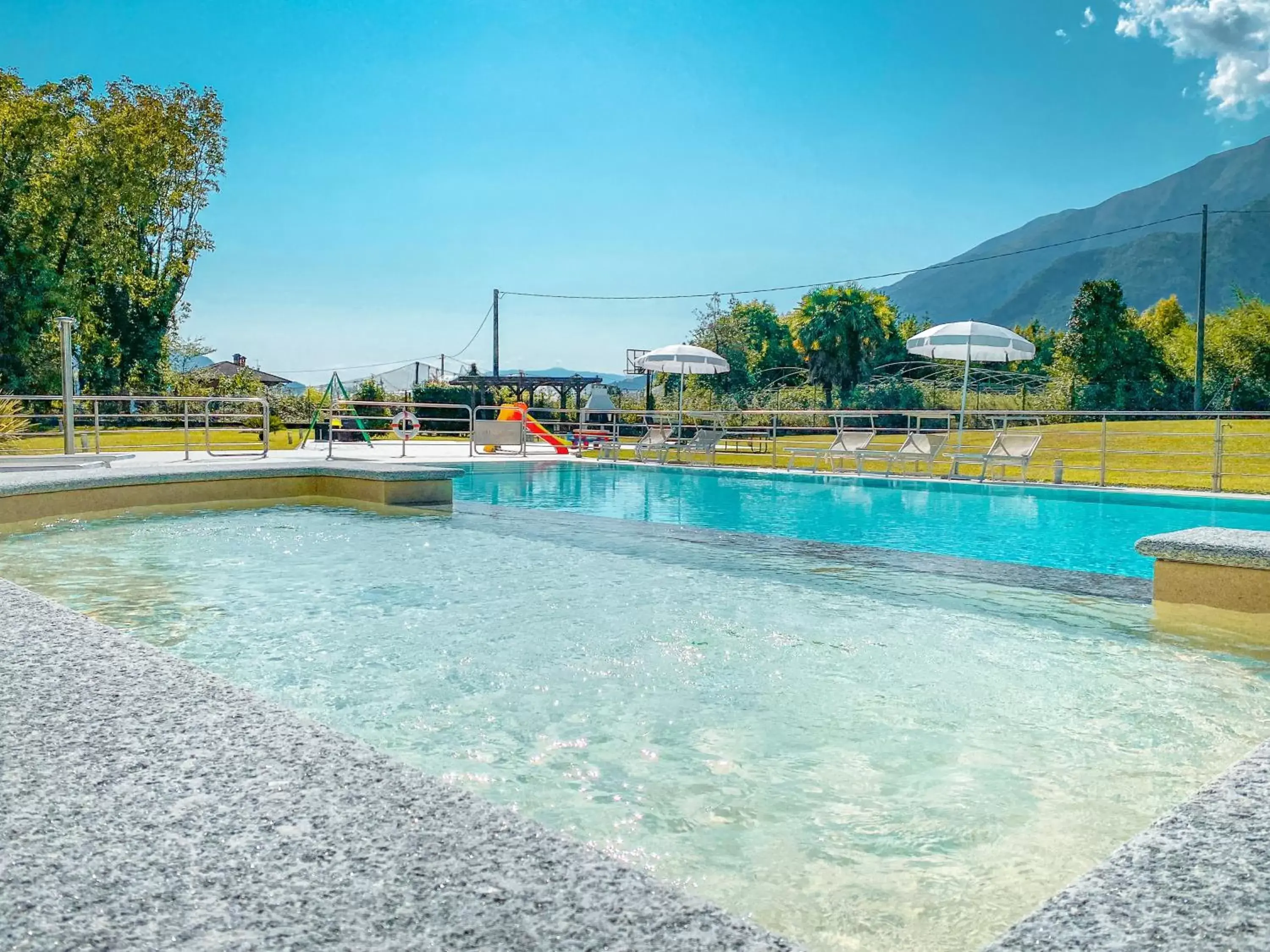 Swimming Pool in Residence Villa Paradiso