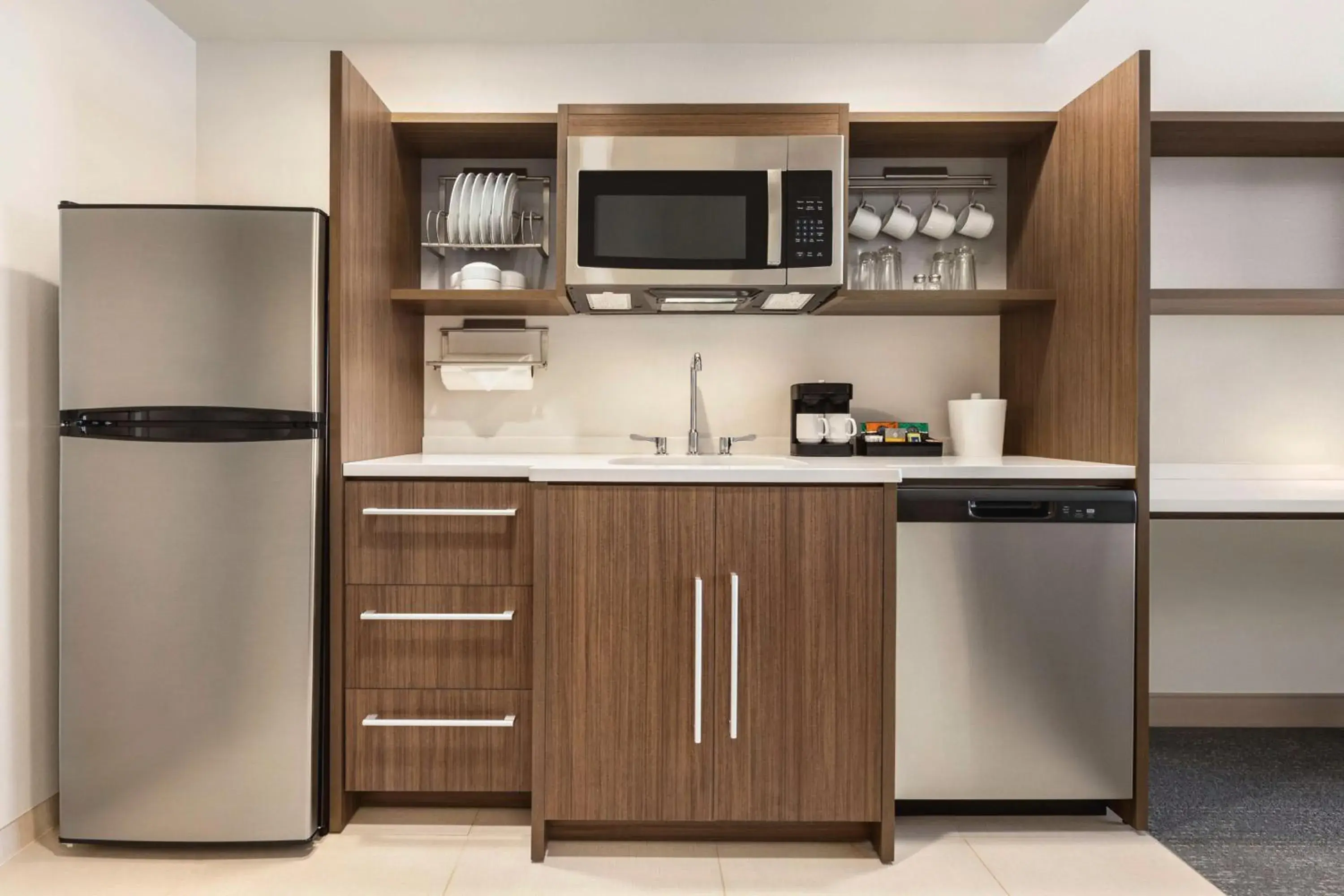 Kitchen or kitchenette, Kitchen/Kitchenette in Home2 Suites By Hilton Leesburg, Va