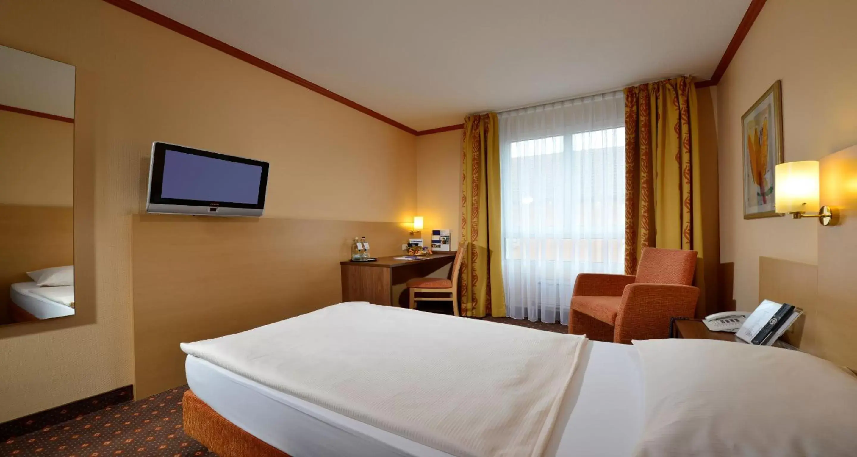 Photo of the whole room, Bed in Sure Hotel by Best Western Hilden-Düsseldorf