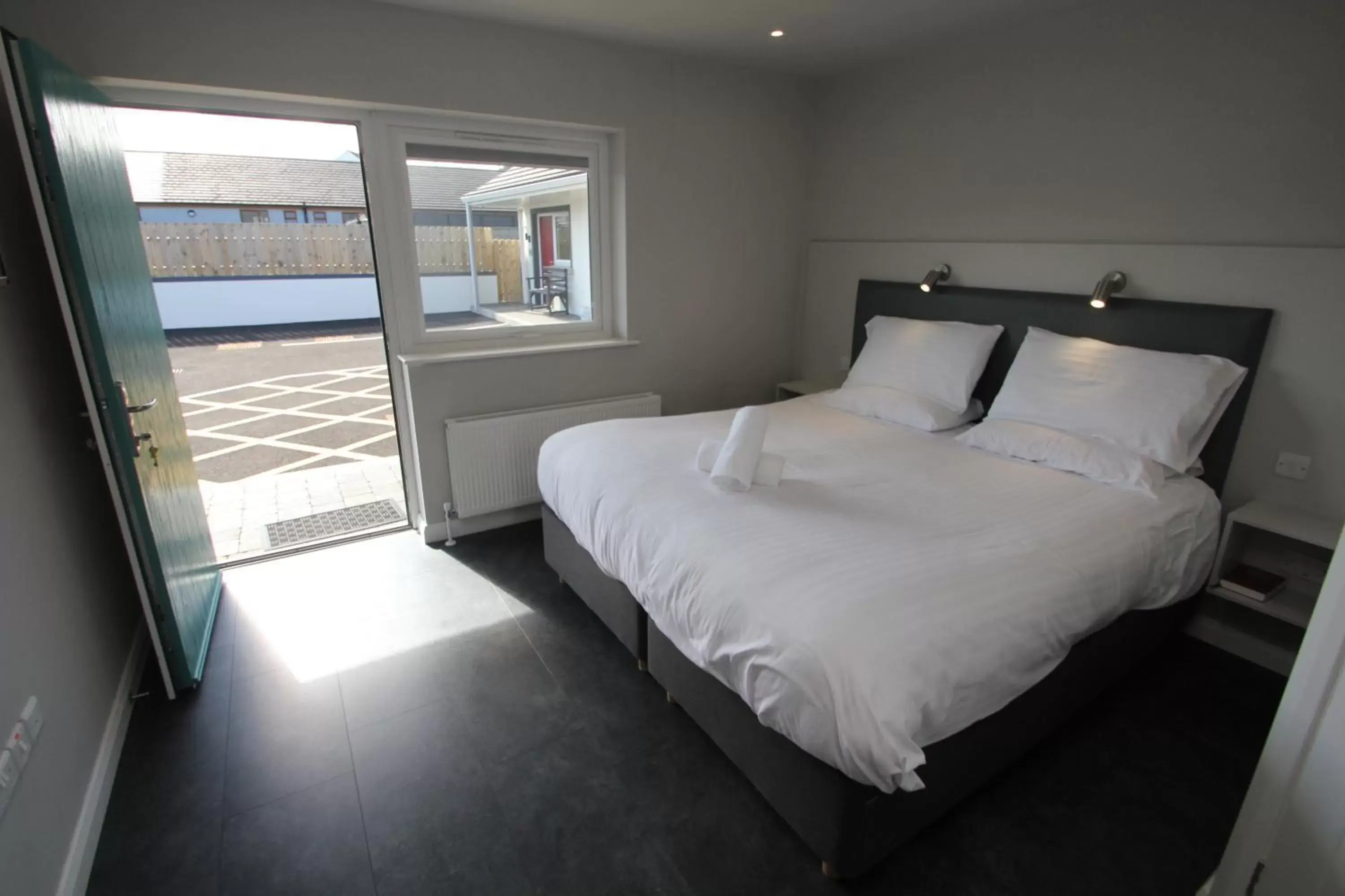 Bedroom, Bed in North Coast Motel