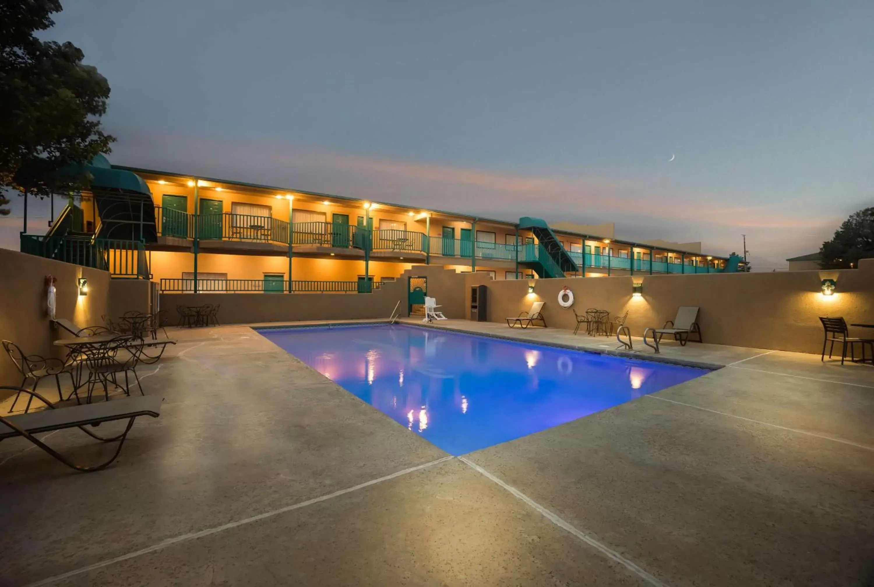 Pool view, Swimming Pool in Best Western Kokopelli Lodge