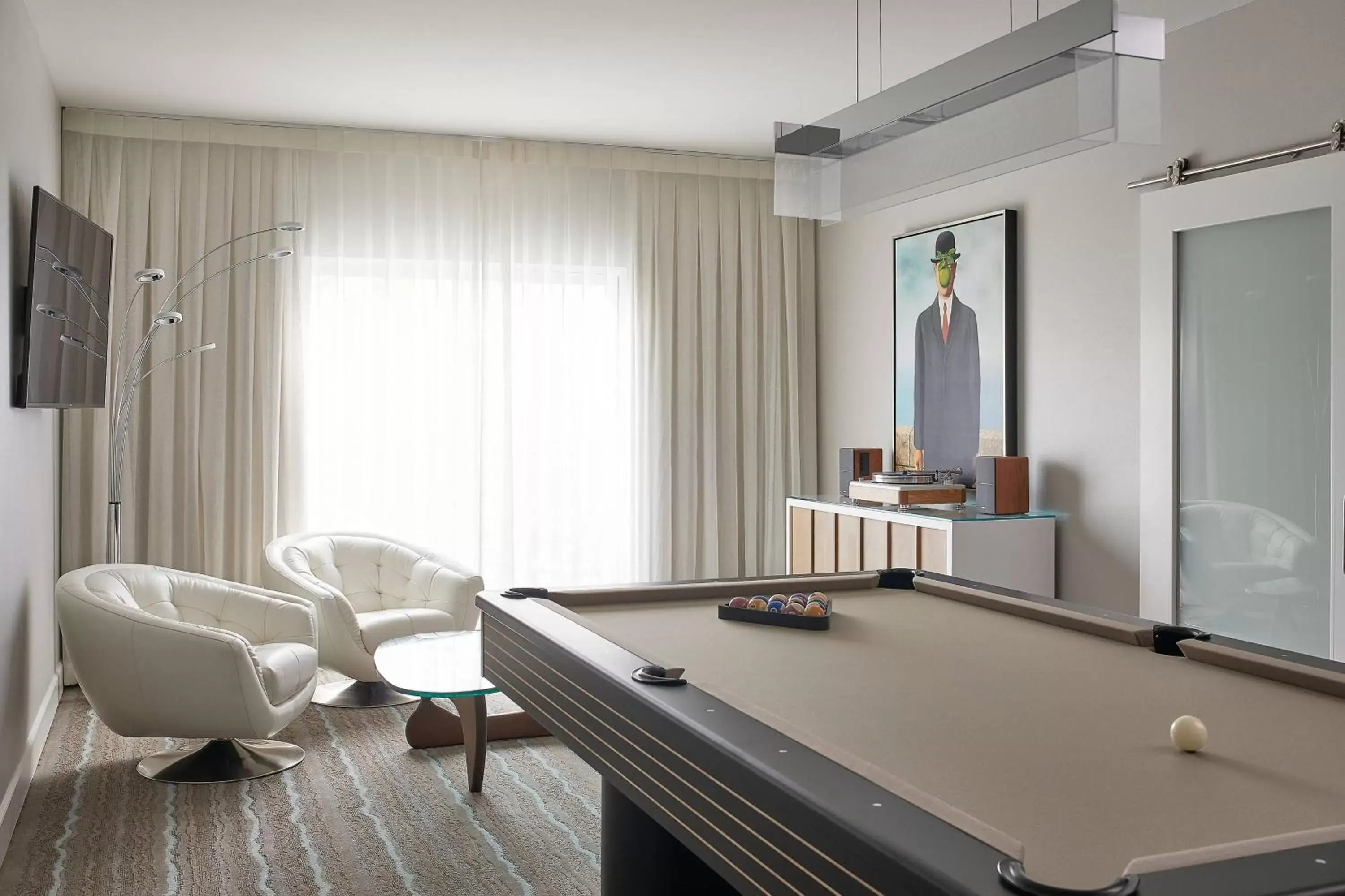 Living room, Billiards in HOTEL PASEO, Autograph Collection
