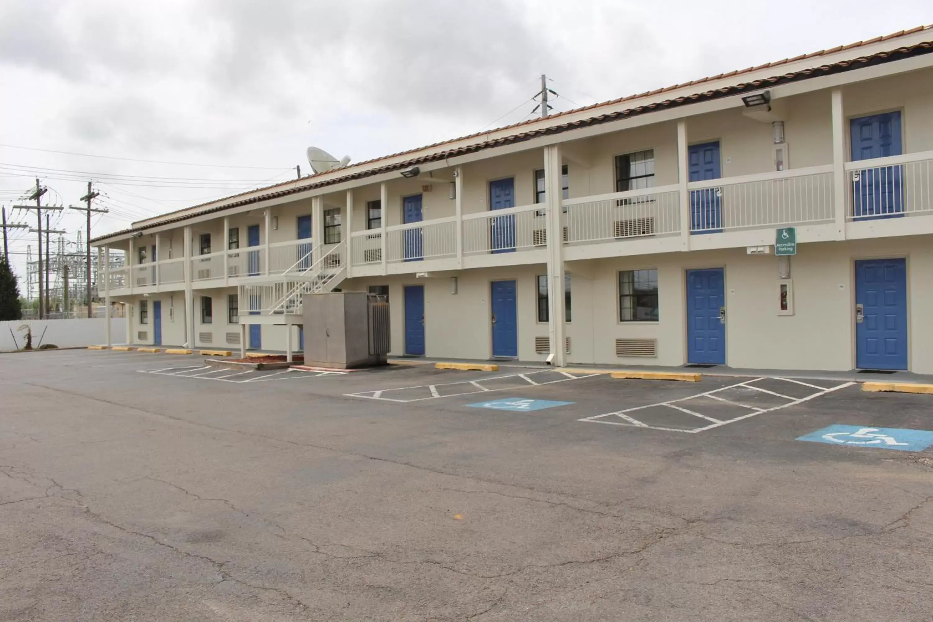 Property Building in Motel 6-Beaumont, TX