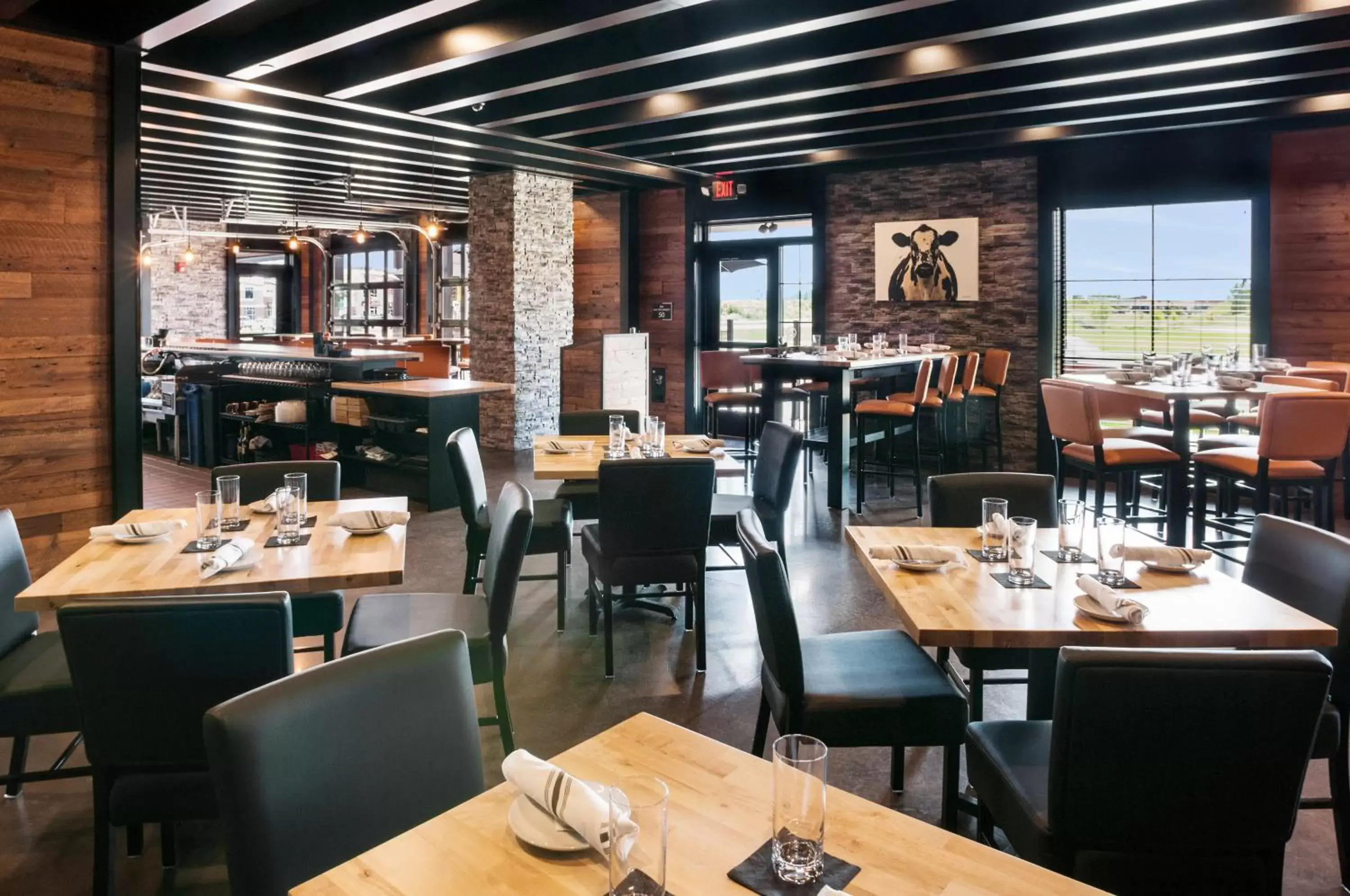 Restaurant/Places to Eat in Cobblestone Hotel & Suites Appleton International Airport