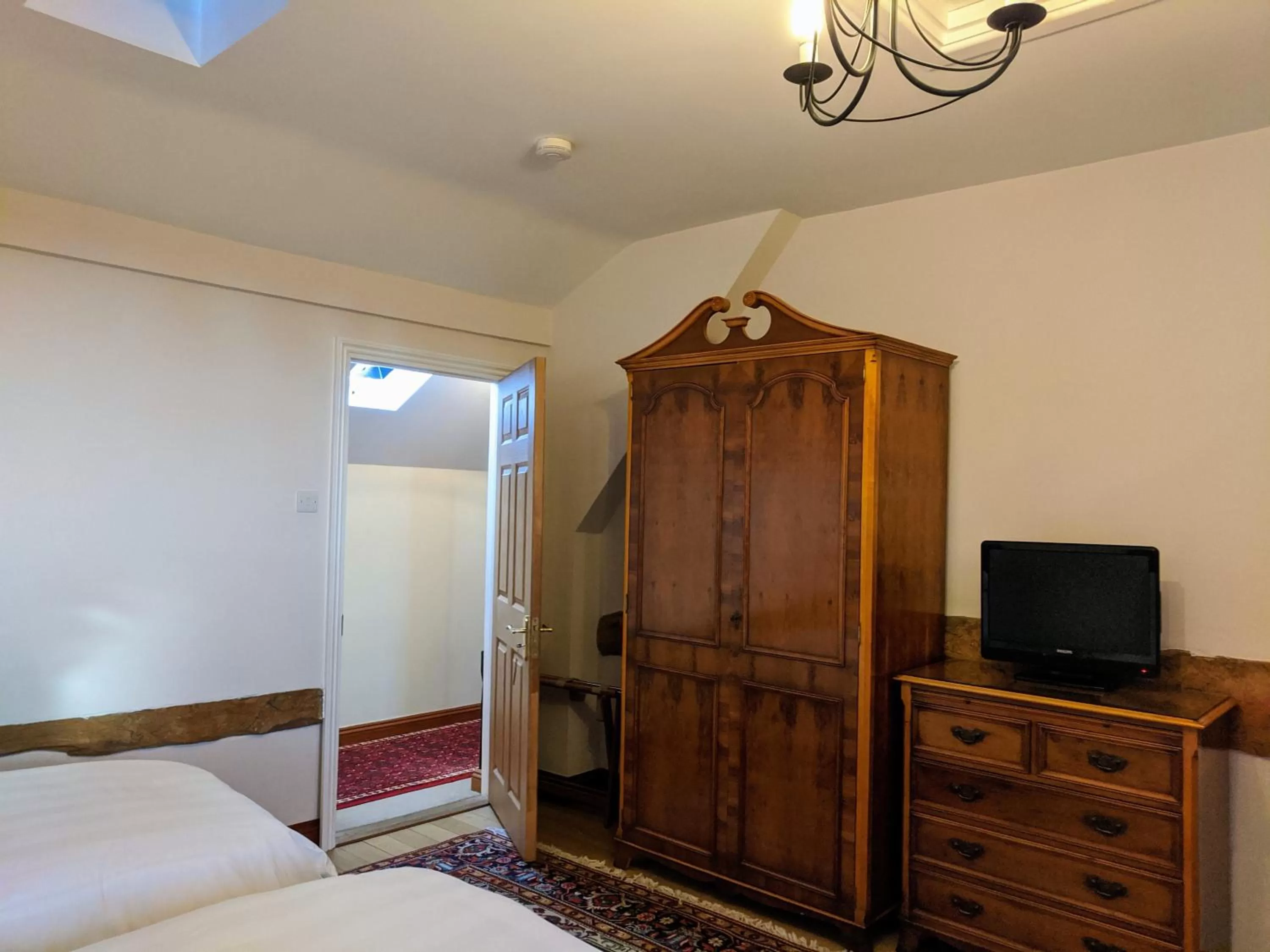 TV/Entertainment Center in Highfield Farm