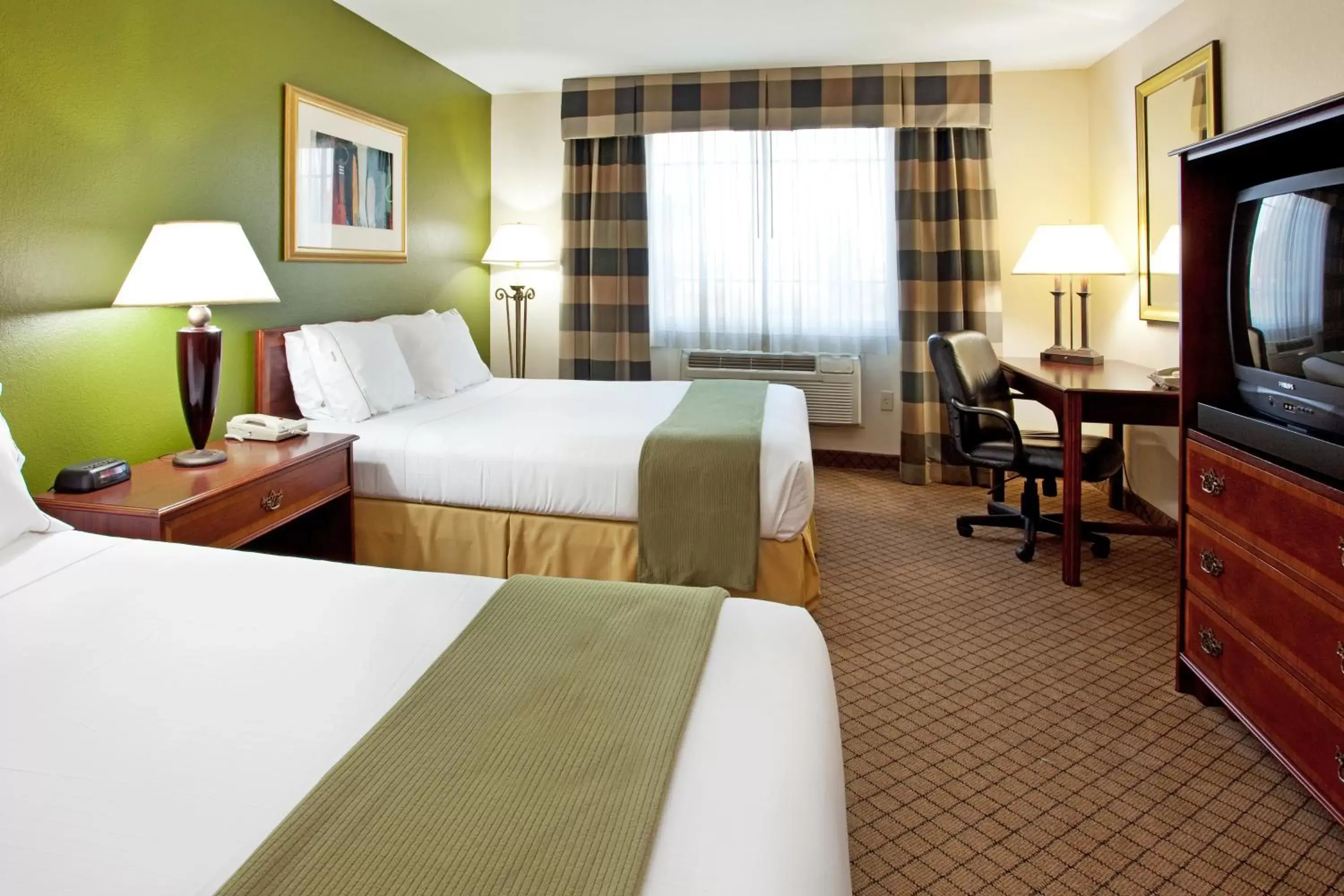 Photo of the whole room, Bed in Holiday Inn Express Harvey-Marrero, an IHG Hotel