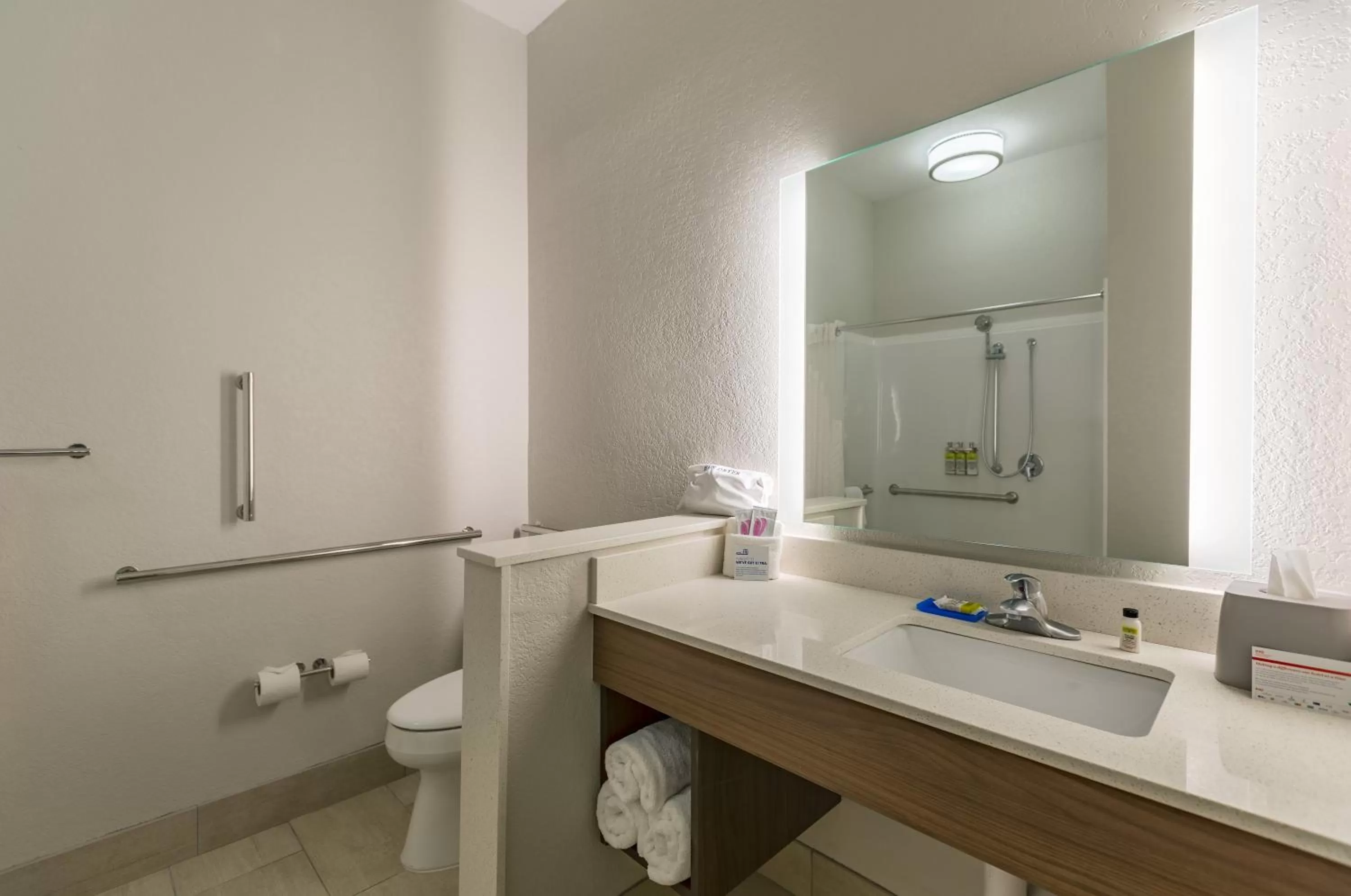 Photo of the whole room in Holiday Inn Express & Suites - San Marcos South by IHG