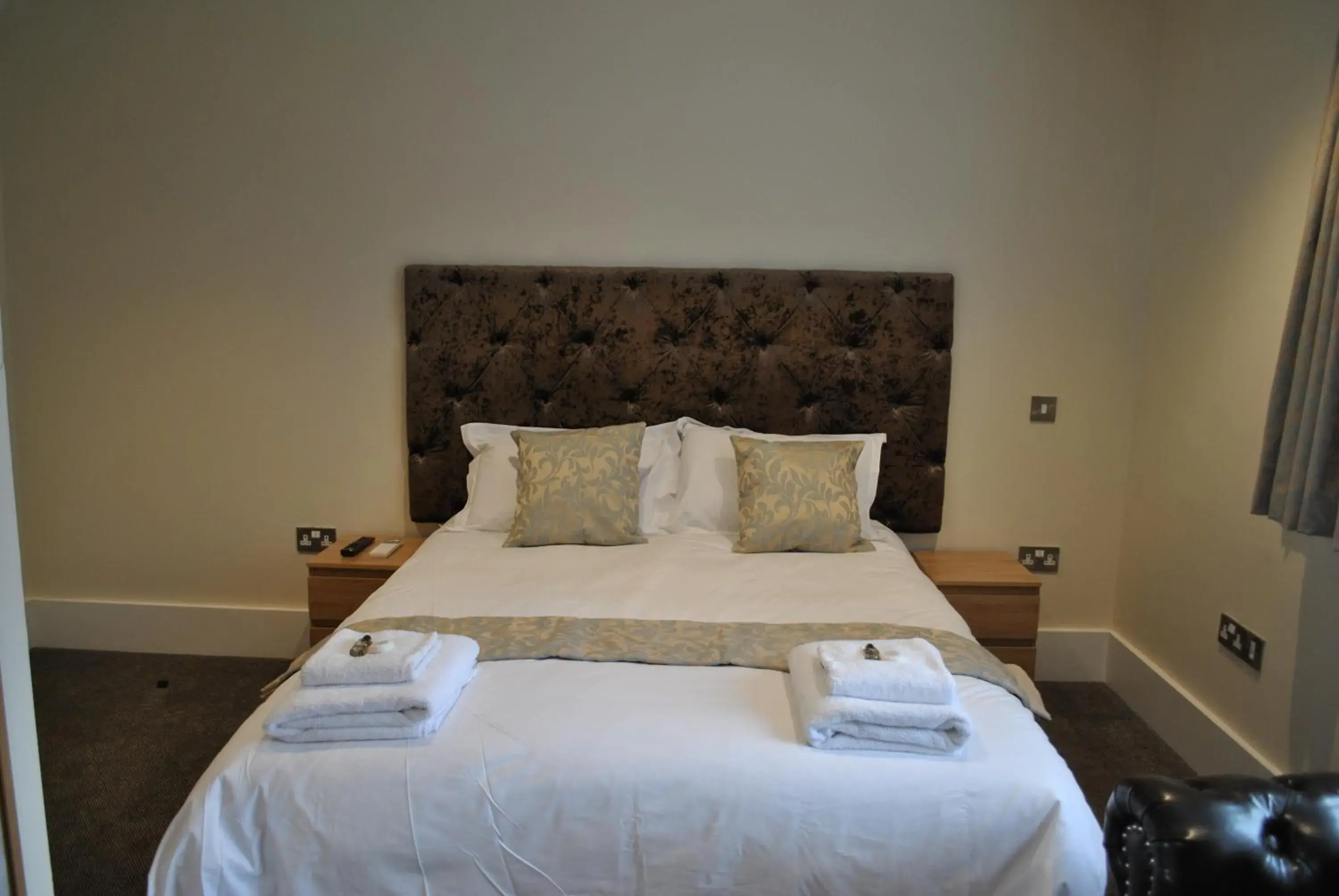 Photo of the whole room, Bed in Dreams Hotel