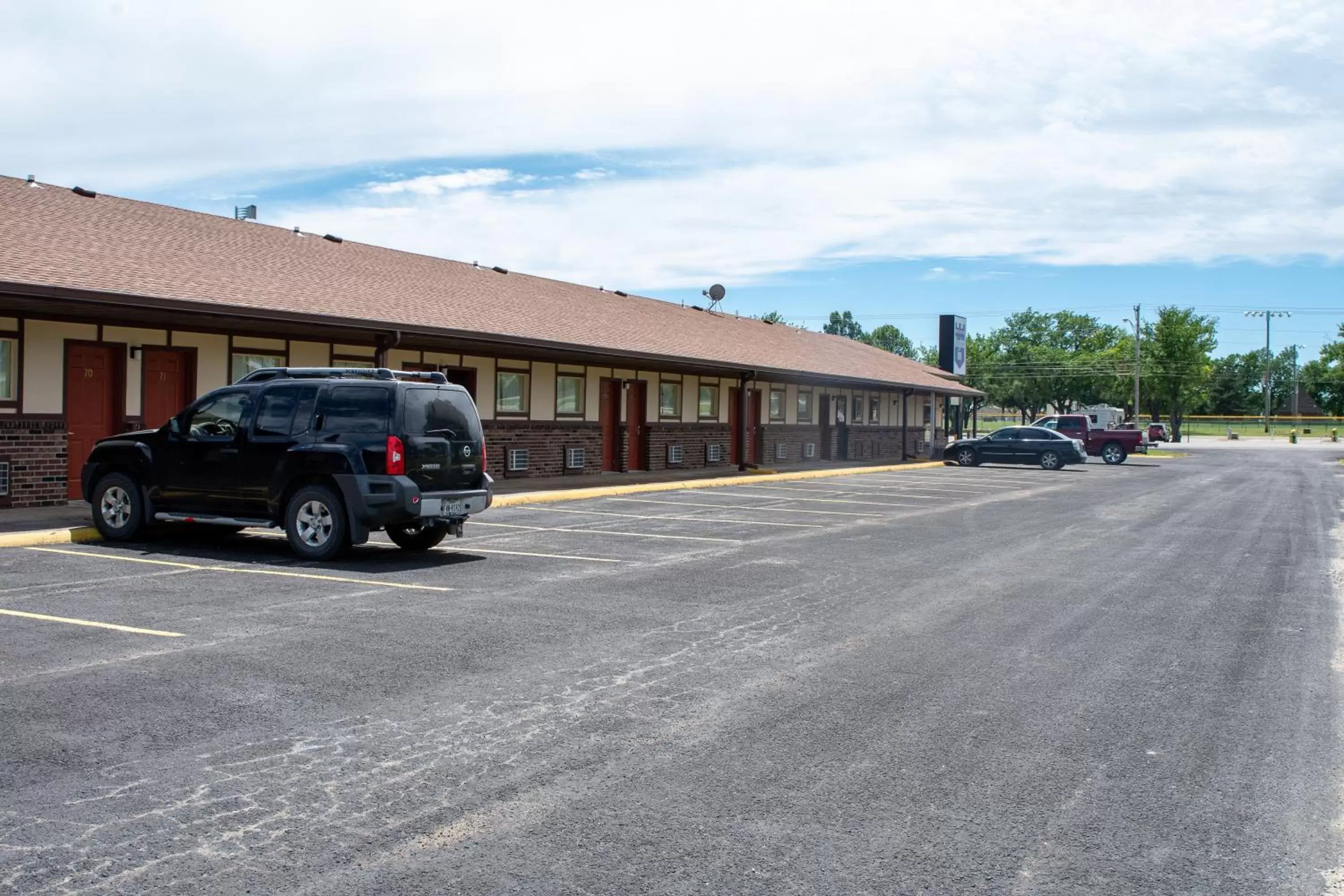 Property Building in Knights Inn - Chanute