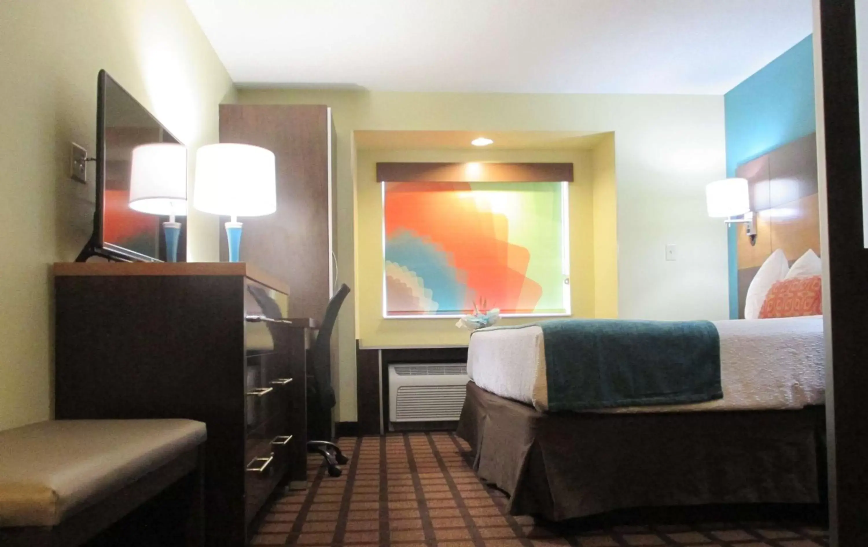 Photo of the whole room, Bed in Best Western Plus Harrisburg Mechanicsburg