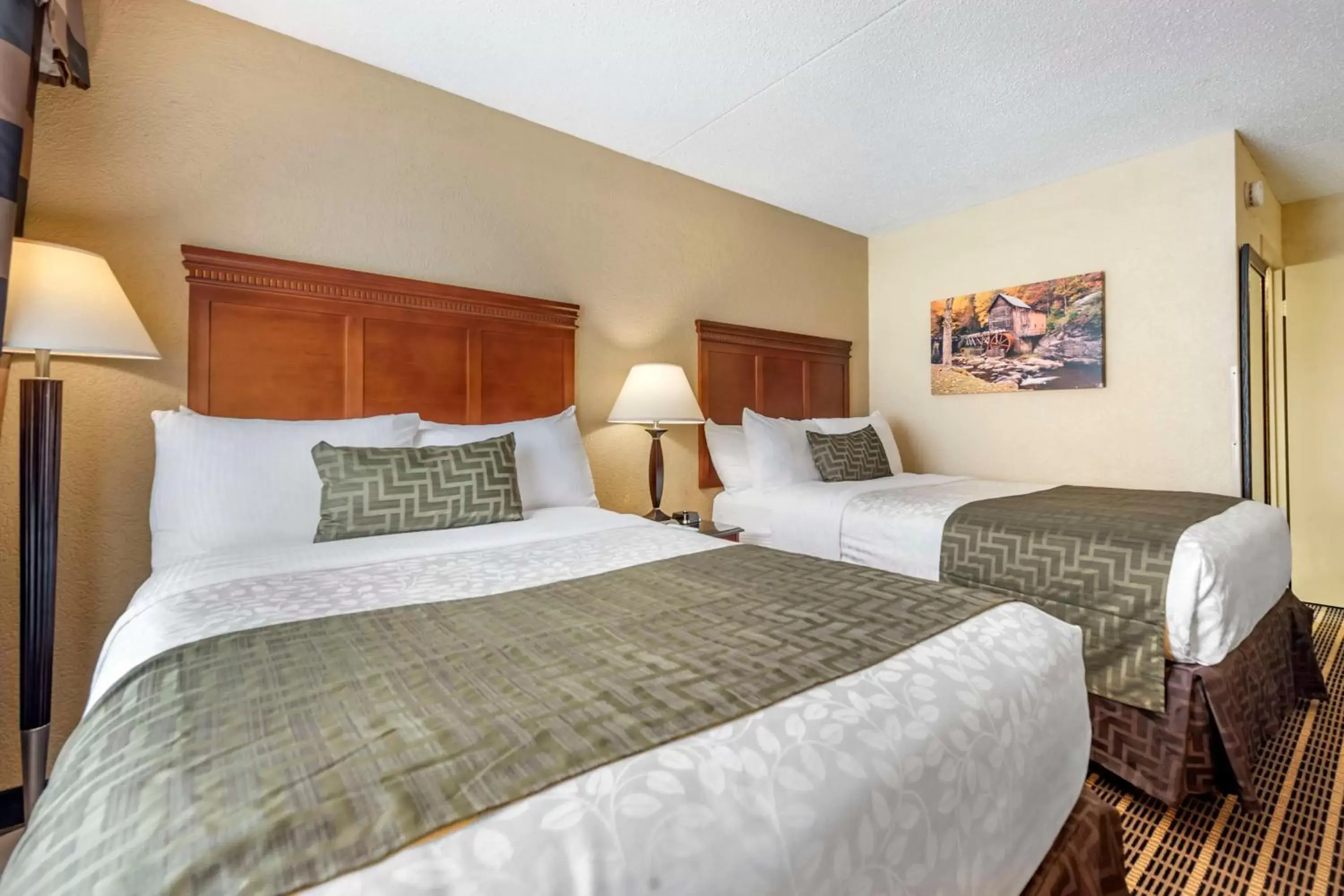 Bedroom, Bed in Best Western Plus Bridgeport Inn