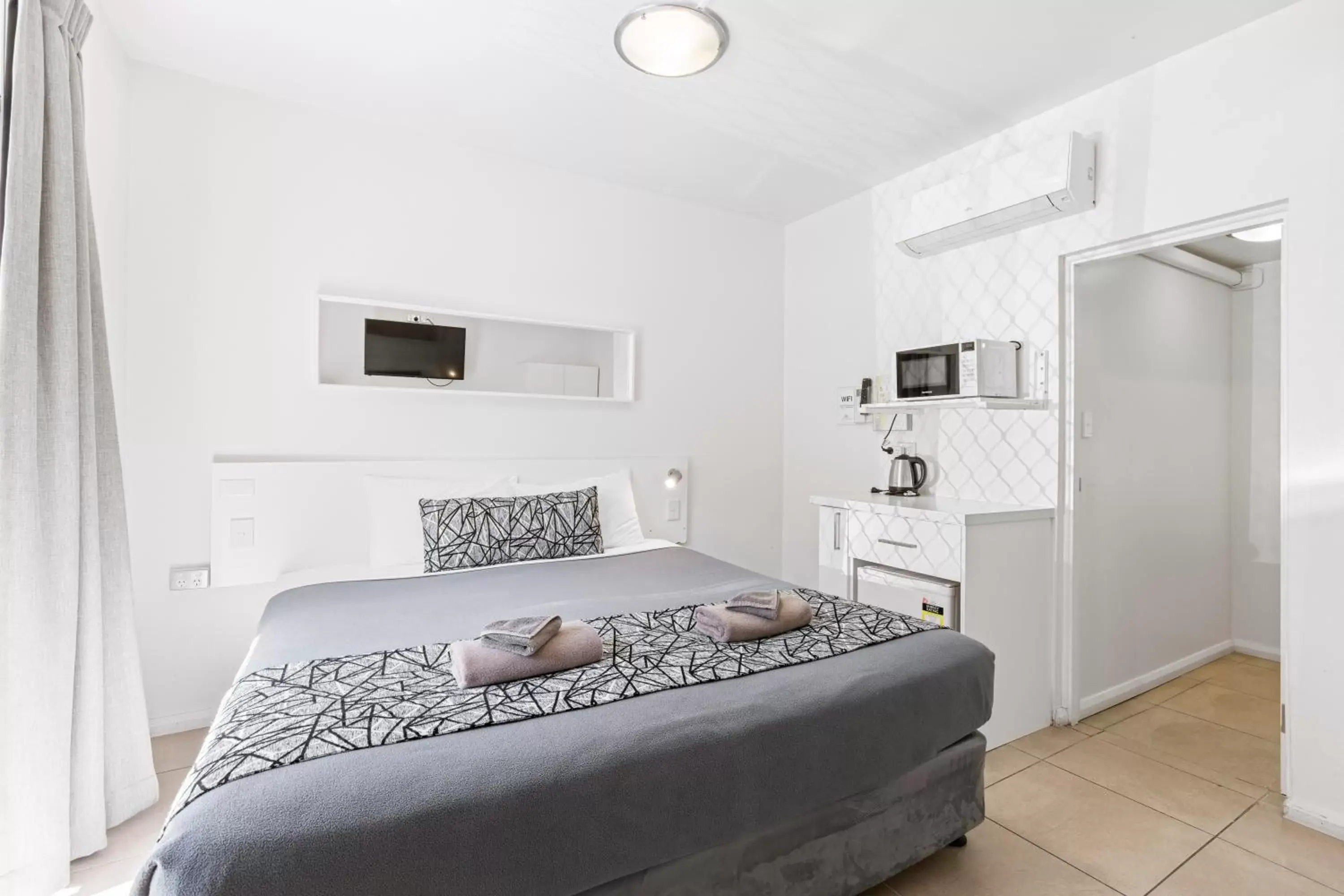 Bedroom in Surf Beach Motel Coffs