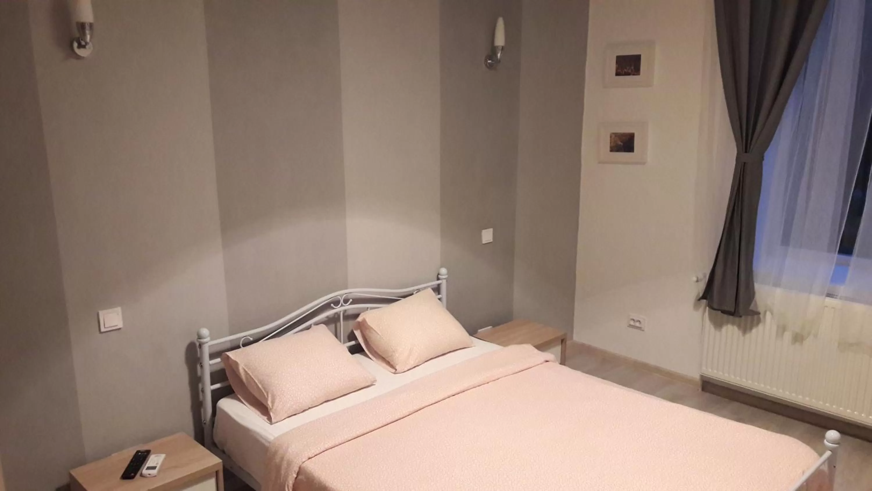 Bed in The Floor Piata Unirii