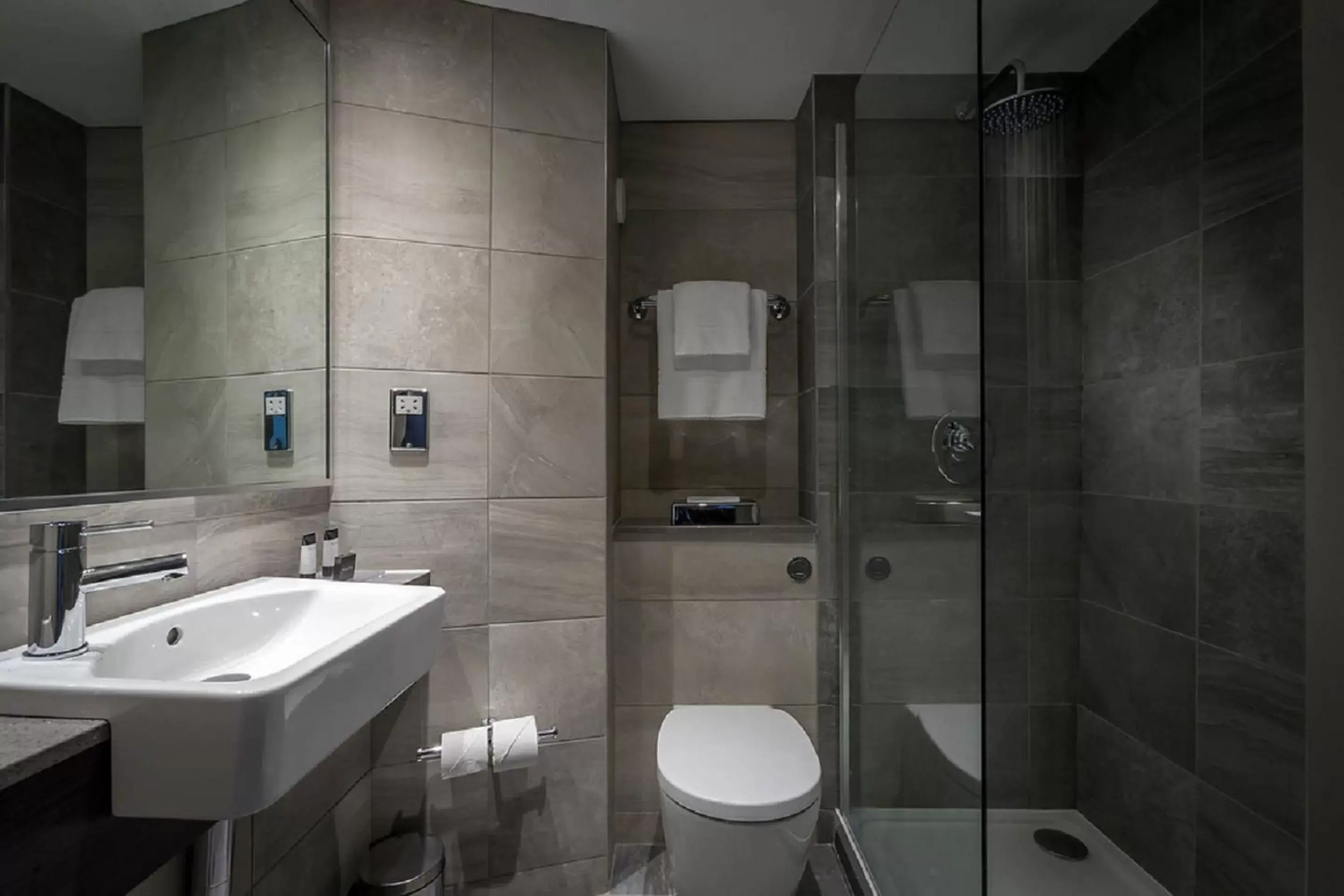 Bathroom in Maldron Hotel Sandy Road Galway