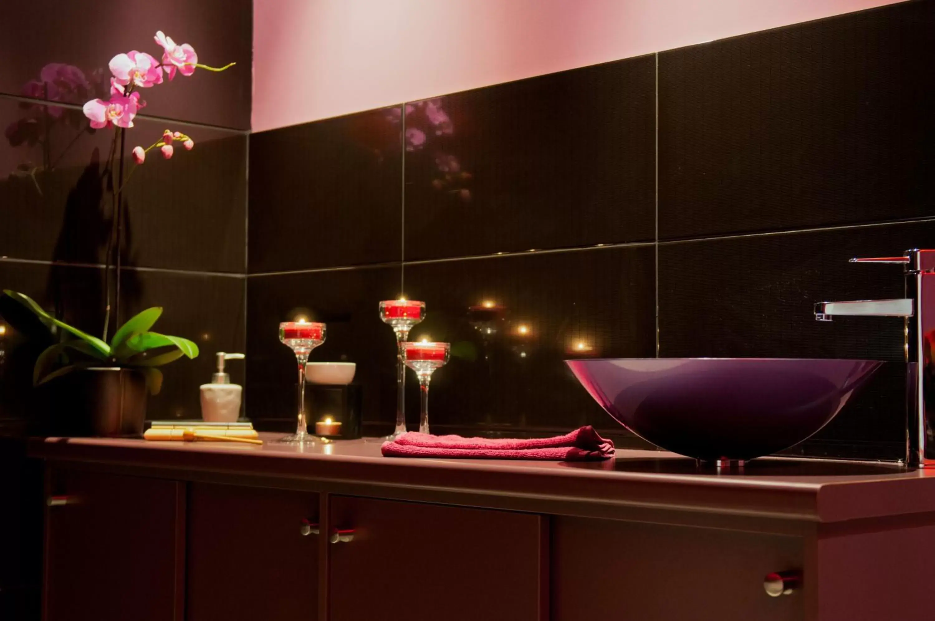 Bathroom, Restaurant/Places to Eat in Domaine De Villers & Spa