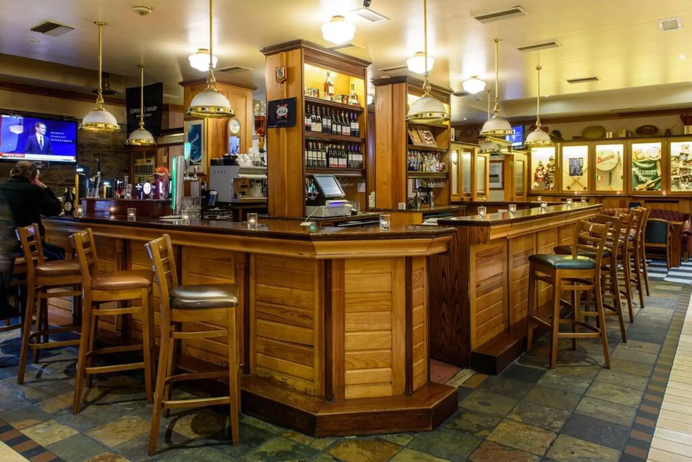 Lounge or bar, Lounge/Bar in Dooley's Hotel