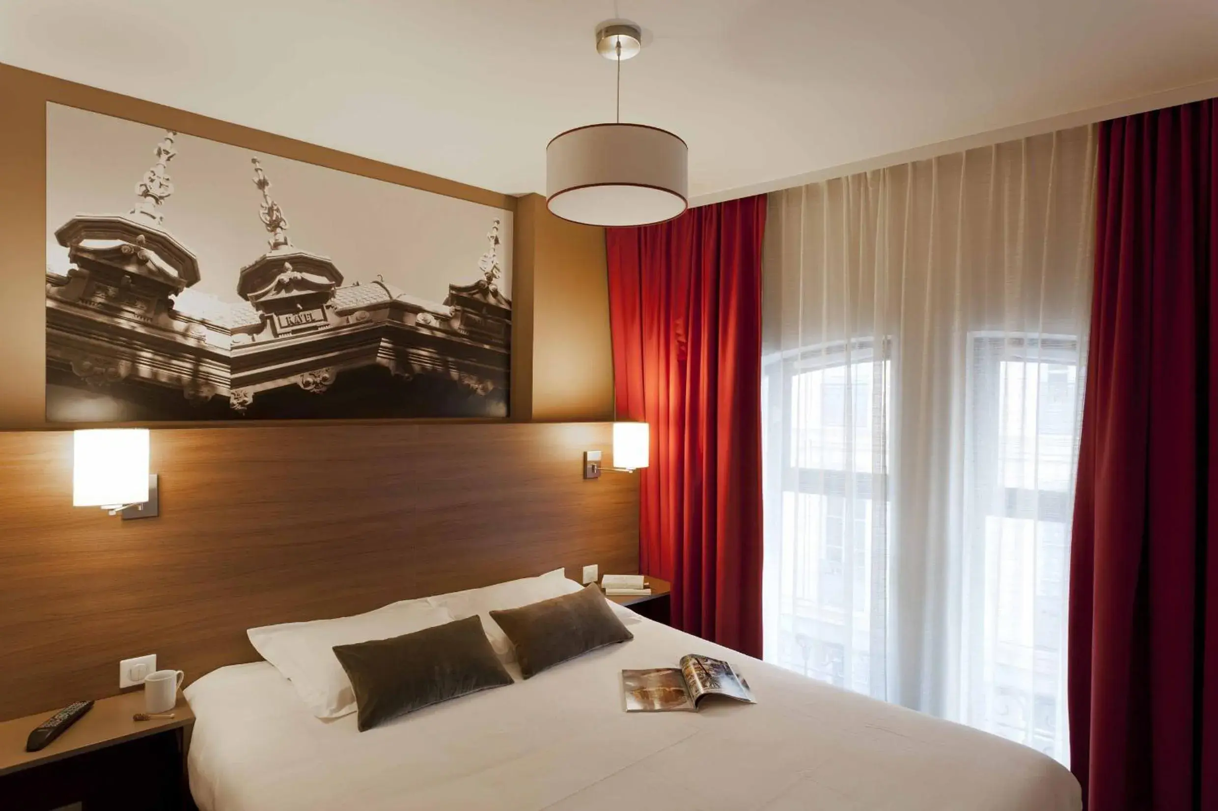 Photo of the whole room, Bed in City Lofthotel Saint-Etienne
