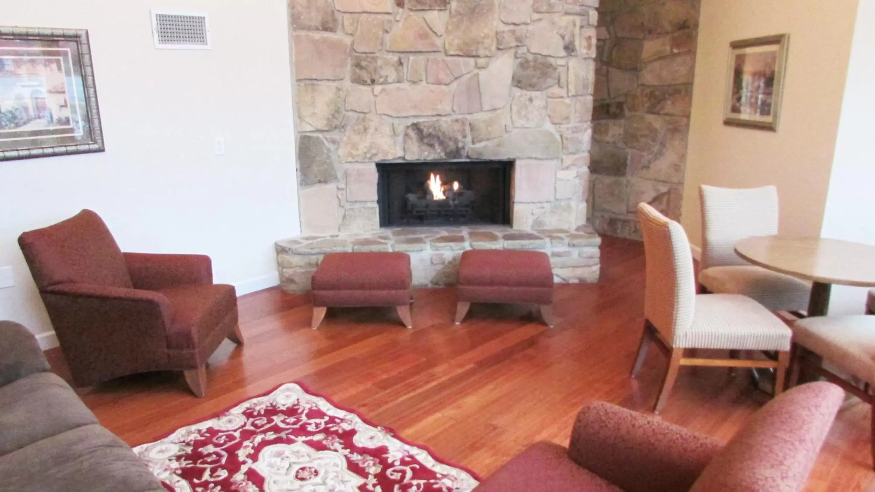 Lobby or reception, Seating Area in Arbors at Island Landing Hotel & Suites